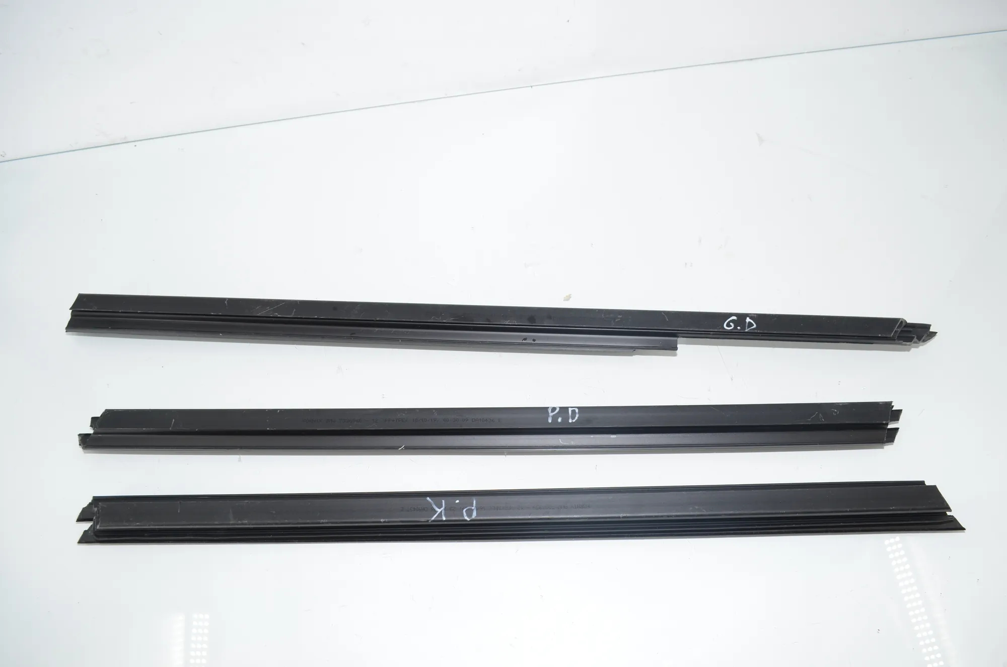 Front Left Door Window Strip – OEM 7336959 · BMW 5 Touring (G31) (2017 - -) 520 d 2019 – 4