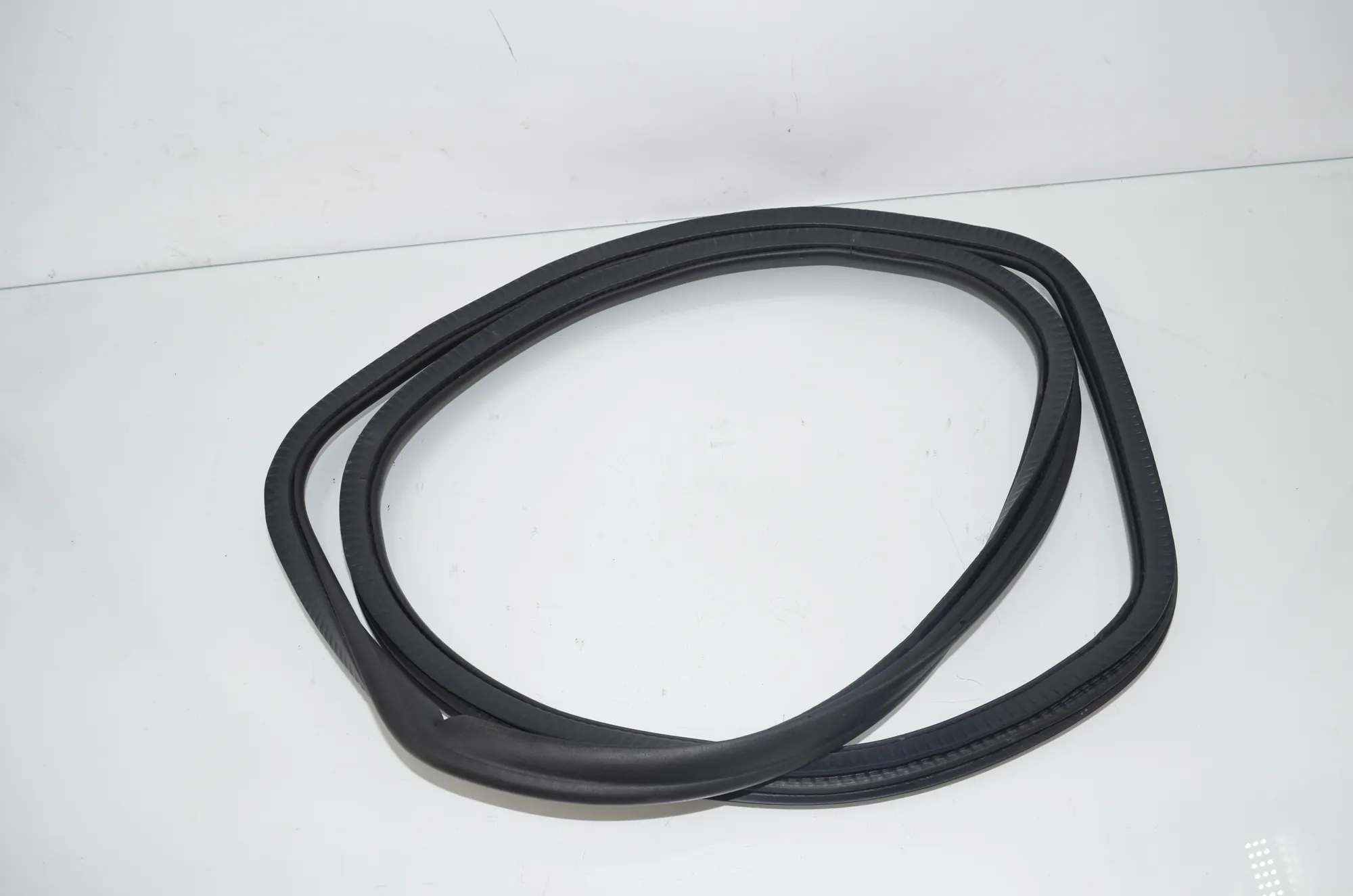 Rear Right Door Seal Rubber – OEM 7468733 · BMW 5 Touring (G31) (2017 - -) 520 d 2019 – 4
