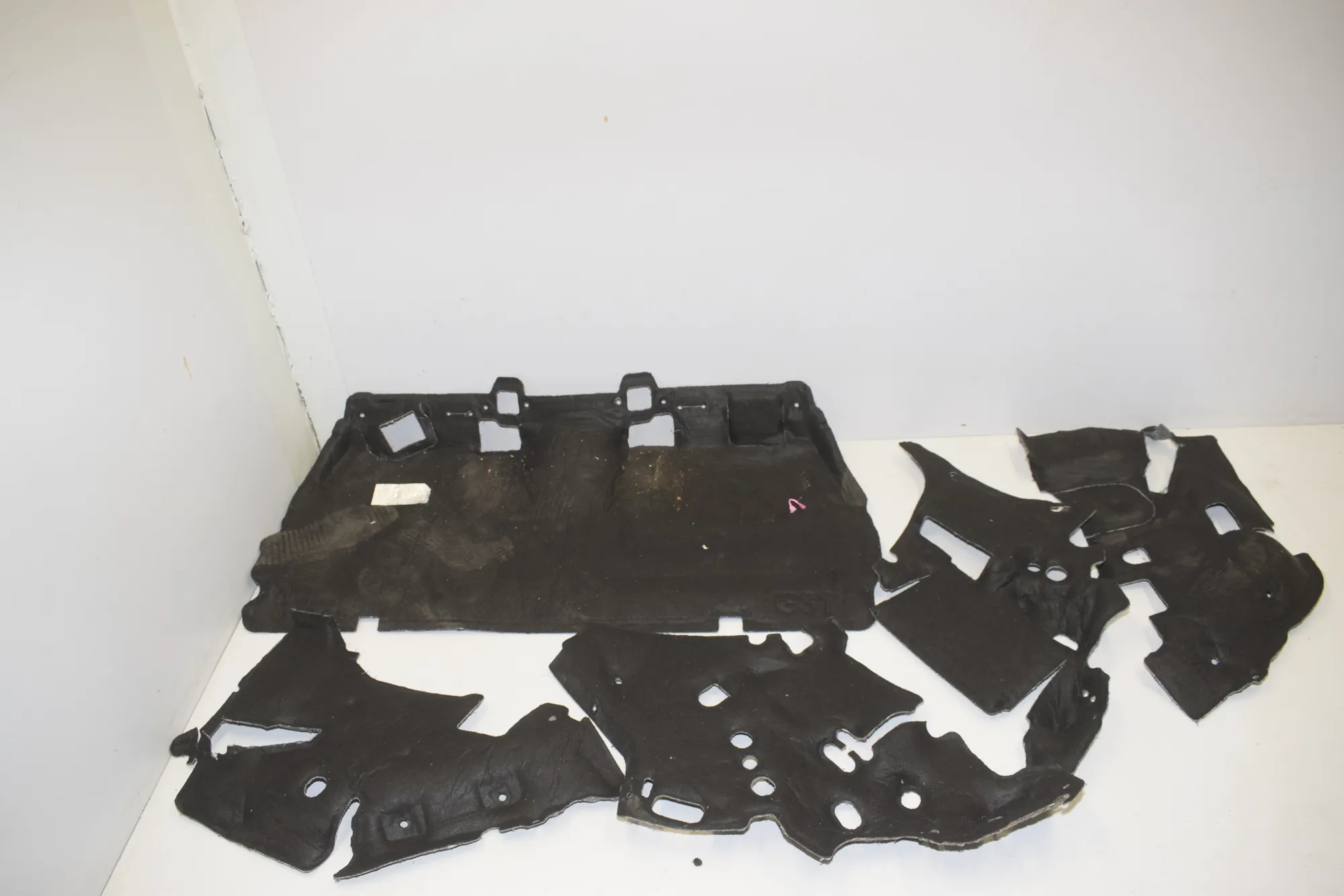 Sound Insulation – OEM 7423555 · BMW 5 Touring (G31) (2017 - -) 520 d 2019 – 2