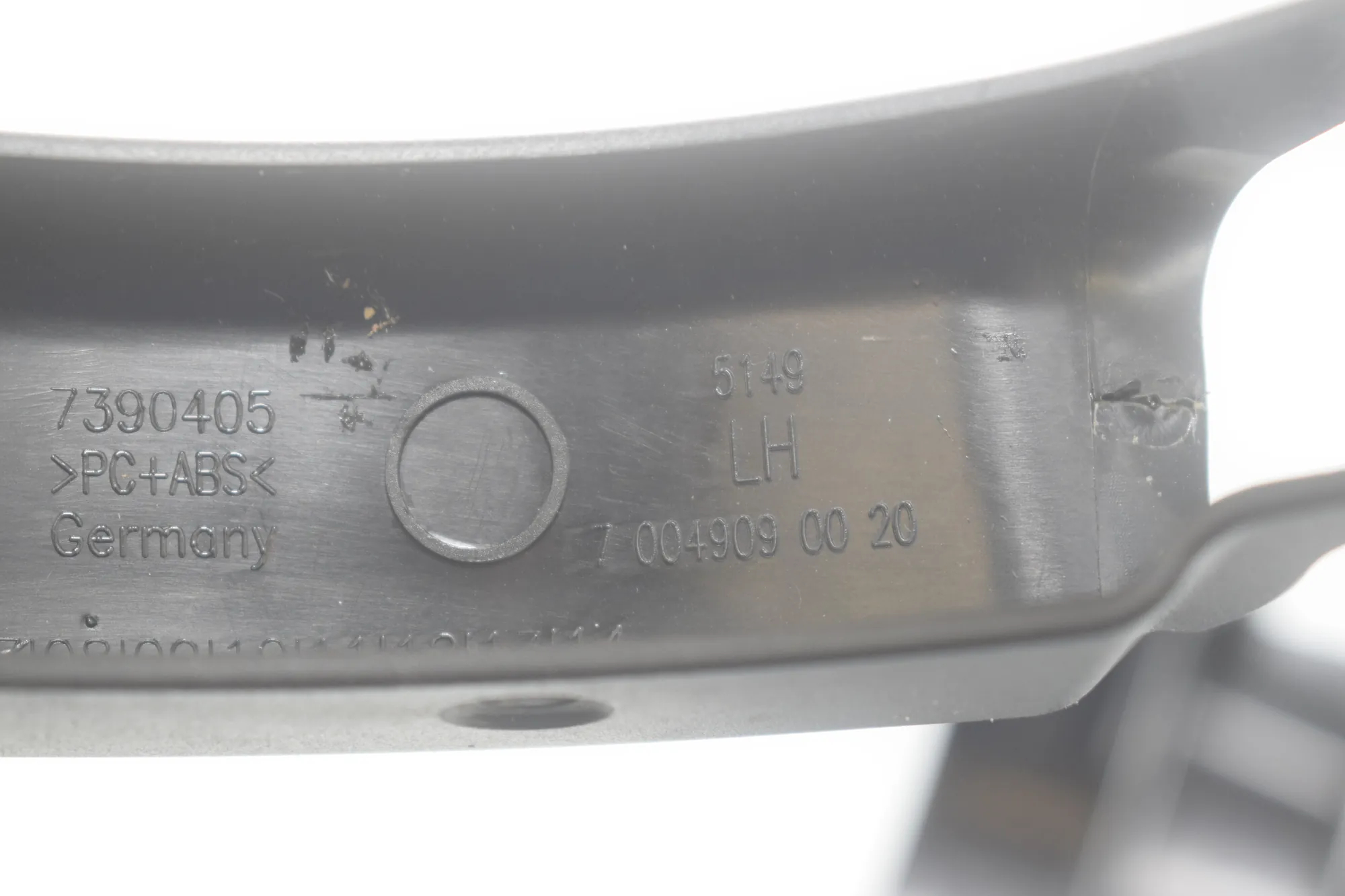 Hinge Trim – OEM 7004909 · BMW 5 Touring (G31) (2017 - -) 520 d 2019 – 5