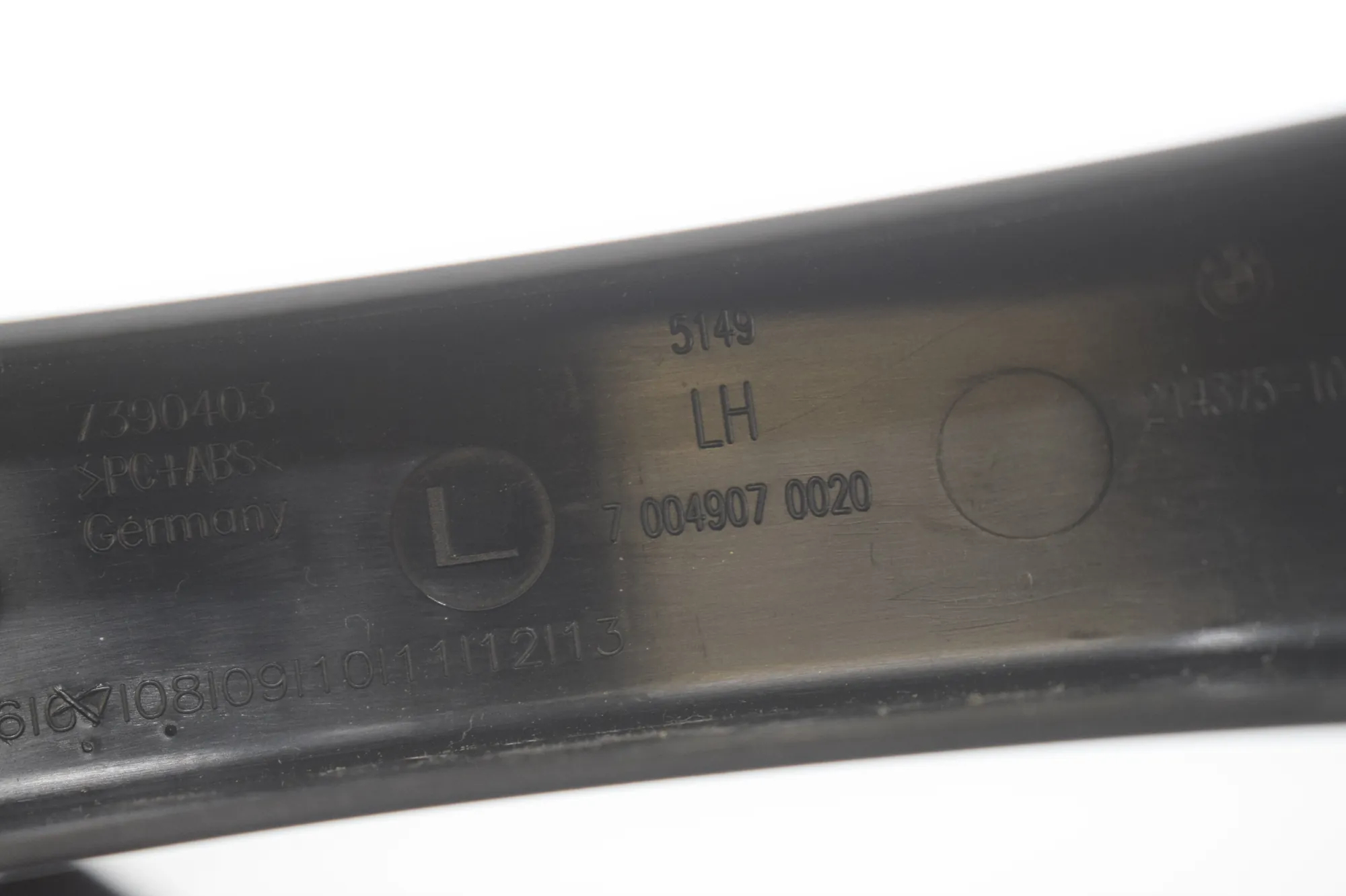 Hinge Trim – OEM 7004909 · BMW 5 Touring (G31) (2017 - -) 520 d 2019 – 7