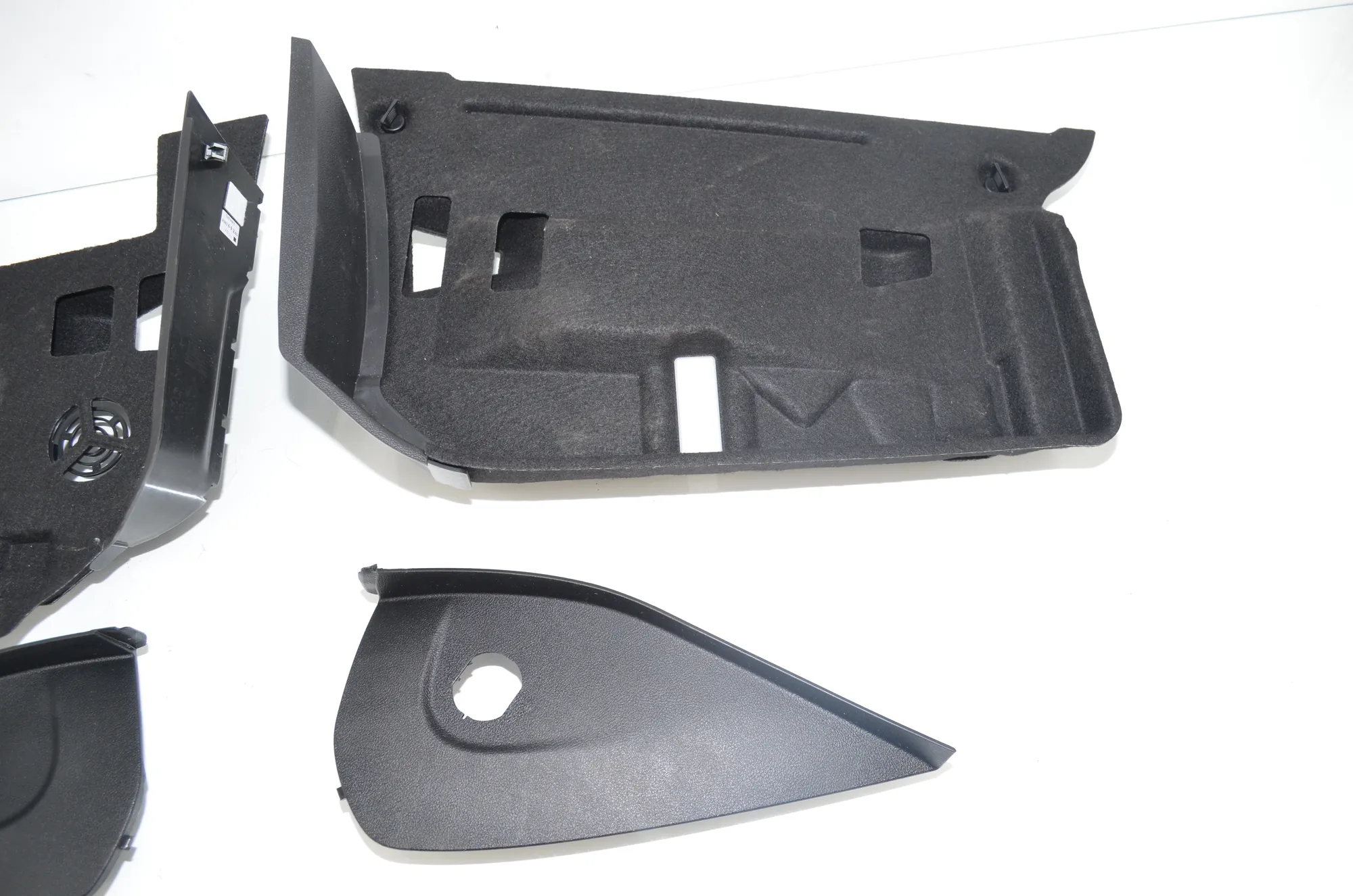 Dashboard Lower Trim – OEM 9299468 · BMW 5 Touring (G31) (2017 - -) 520 d 2019 – 3