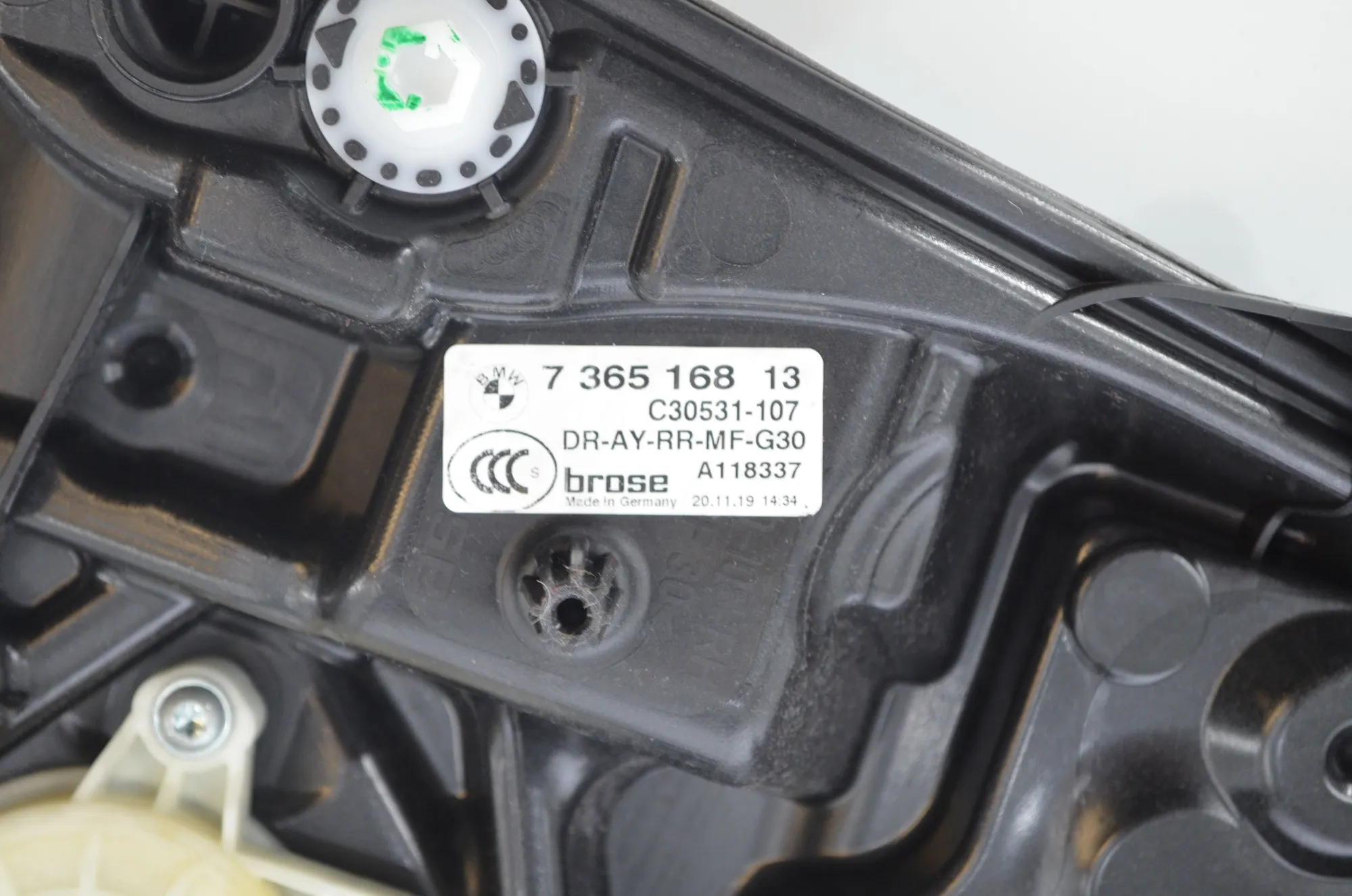 Rear Right Door Window Regulator – OEM 7365168 · BMW 5 Touring (G31) (2017 - -) 520 d 2019 – 5