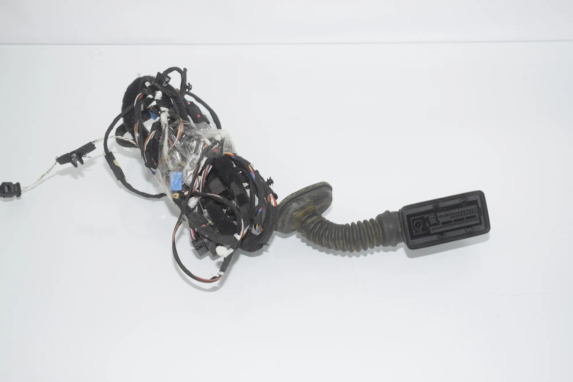 Front Left Door Wiring – OEM 5A085D6 · BMW 5 Touring (G31) (2017 - -) 520 d 2019 – 2