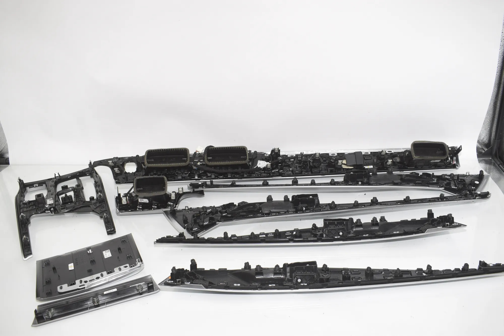Interior Trim Strips Kit – OEM 9370807 · BMW 5 Touring (G31) (2017 - -) 520 d 2019 – 8