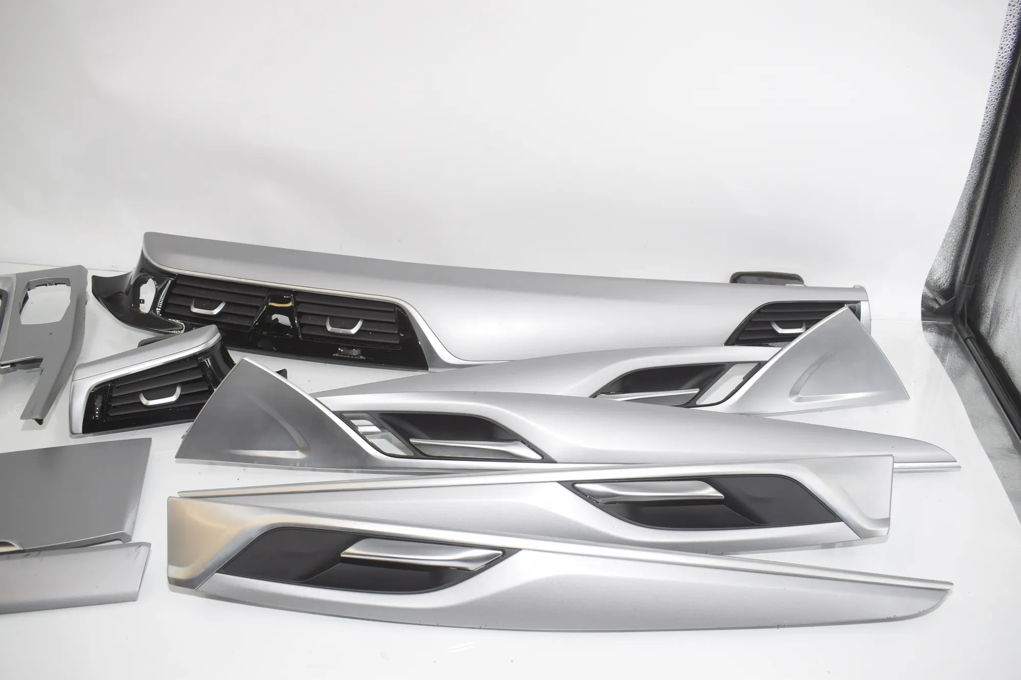 Interior Trim Strips Kit – OEM 9370807 · BMW 5 Touring (G31) (2017 - -) 520 d 2019 – 6
