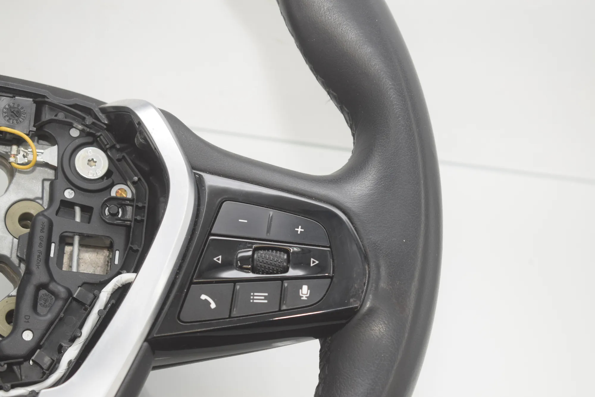 Steering Wheel – OEM 6871724 · BMW 5 Touring (G31) (2017 - -) 520 d 2019 – 4