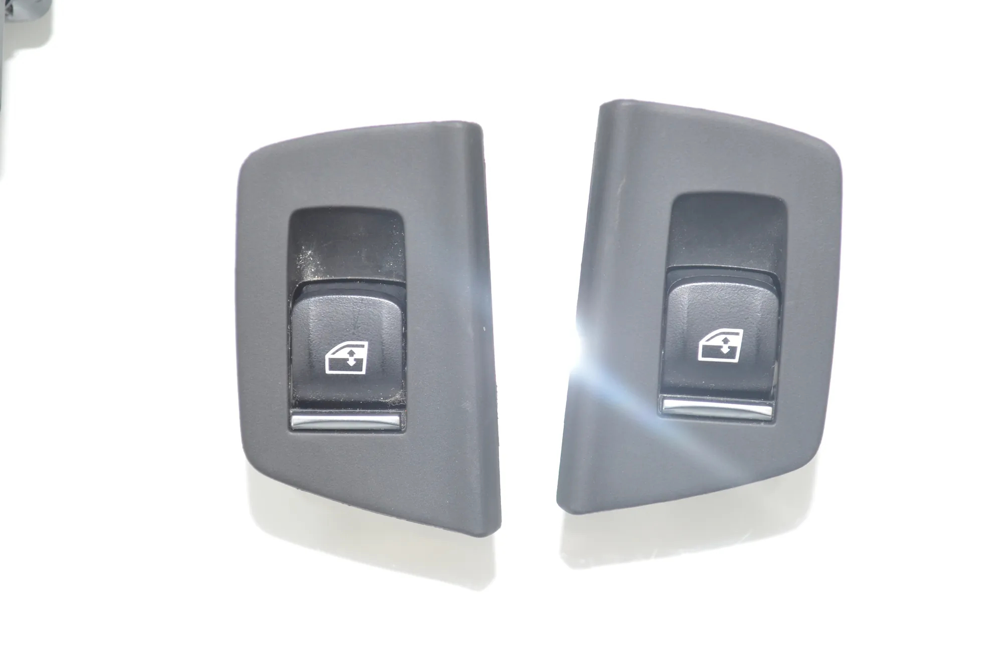 Switches – OEM 9327031 · BMW 5 Touring (G31) (2017 - -) 520 d 2019 – 4
