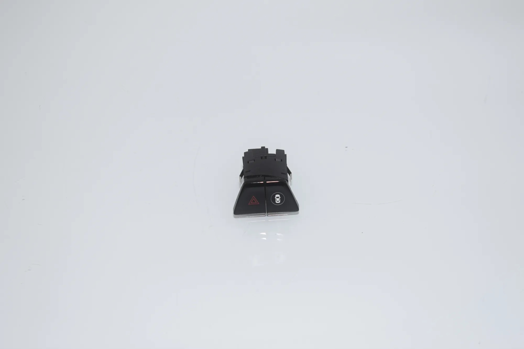 Hazard Button – OEM 6993047 · BMW 5 Touring (G31) (2017 - -) 520 d 2019