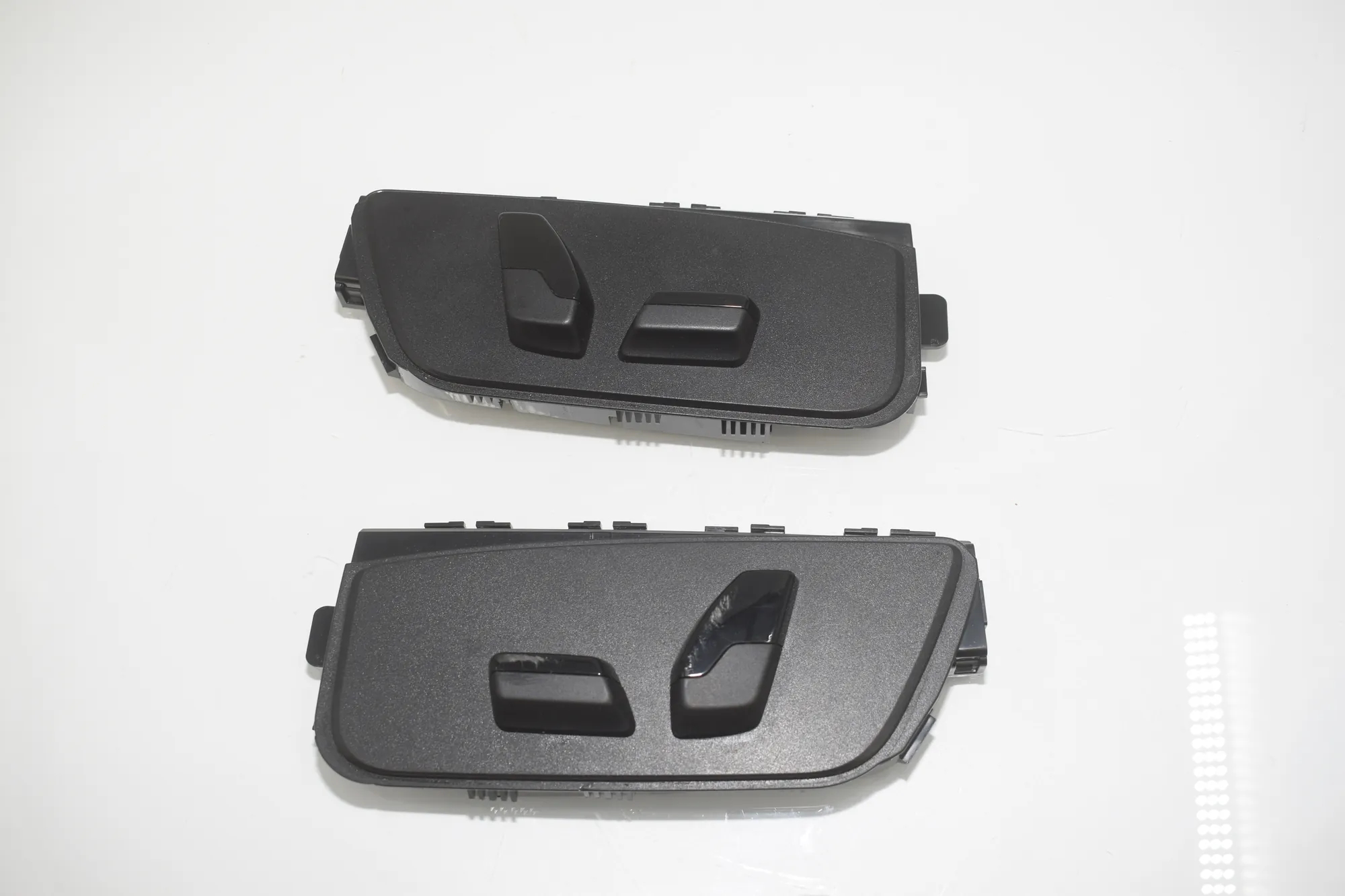 Right Seat Control Buttons – OEM 9458813 · BMW 5 Touring (G31) (2017 - -) 520 d 2019 – 2