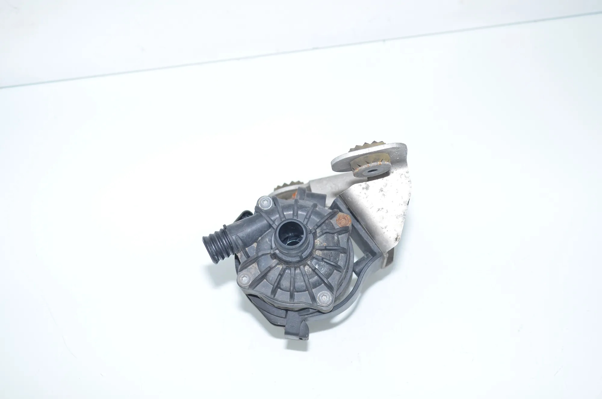 Auxiliary Water Pump – OEM 7850113 · BMW X6 (F16, F86) M 2017