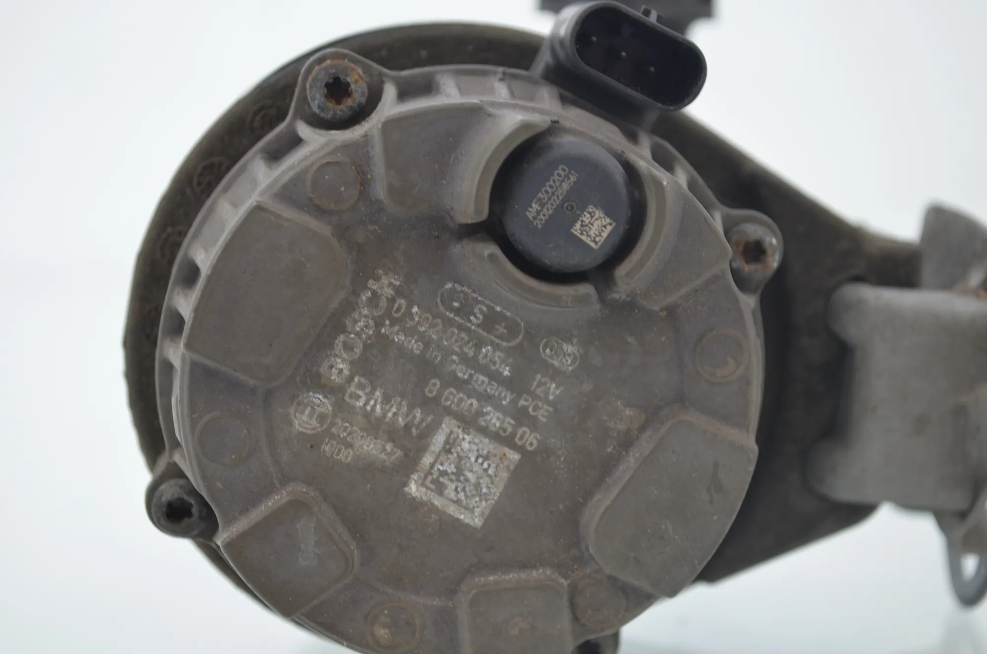 Auxiliary Water Pump – OEM 8600285 · BMW i3 (I01) s Electric 2020 – 4