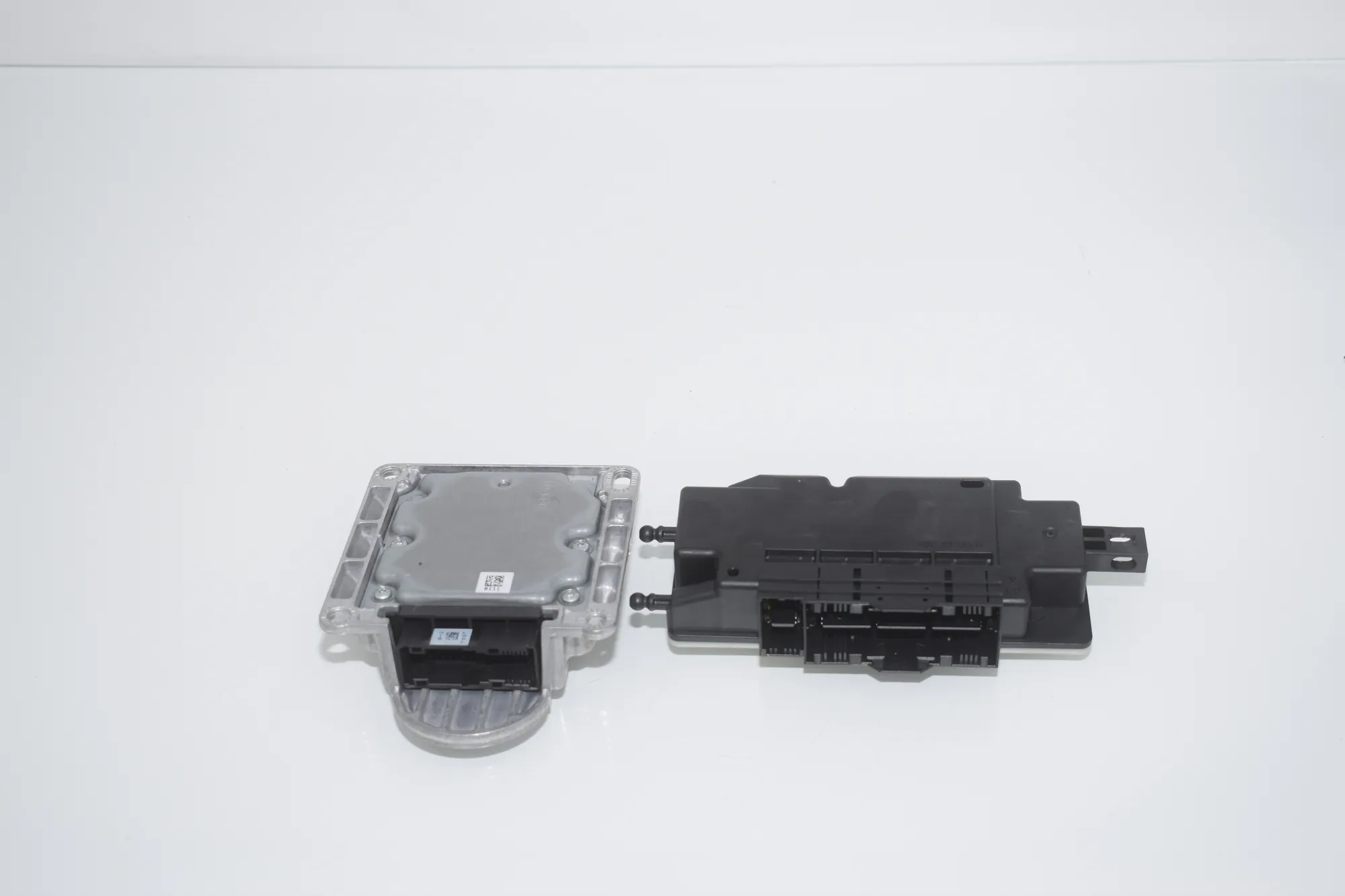 SRS Control Unit – OEM 6799887 · BMW 5 Touring (F11) 530 d xDrive 2011 – 3