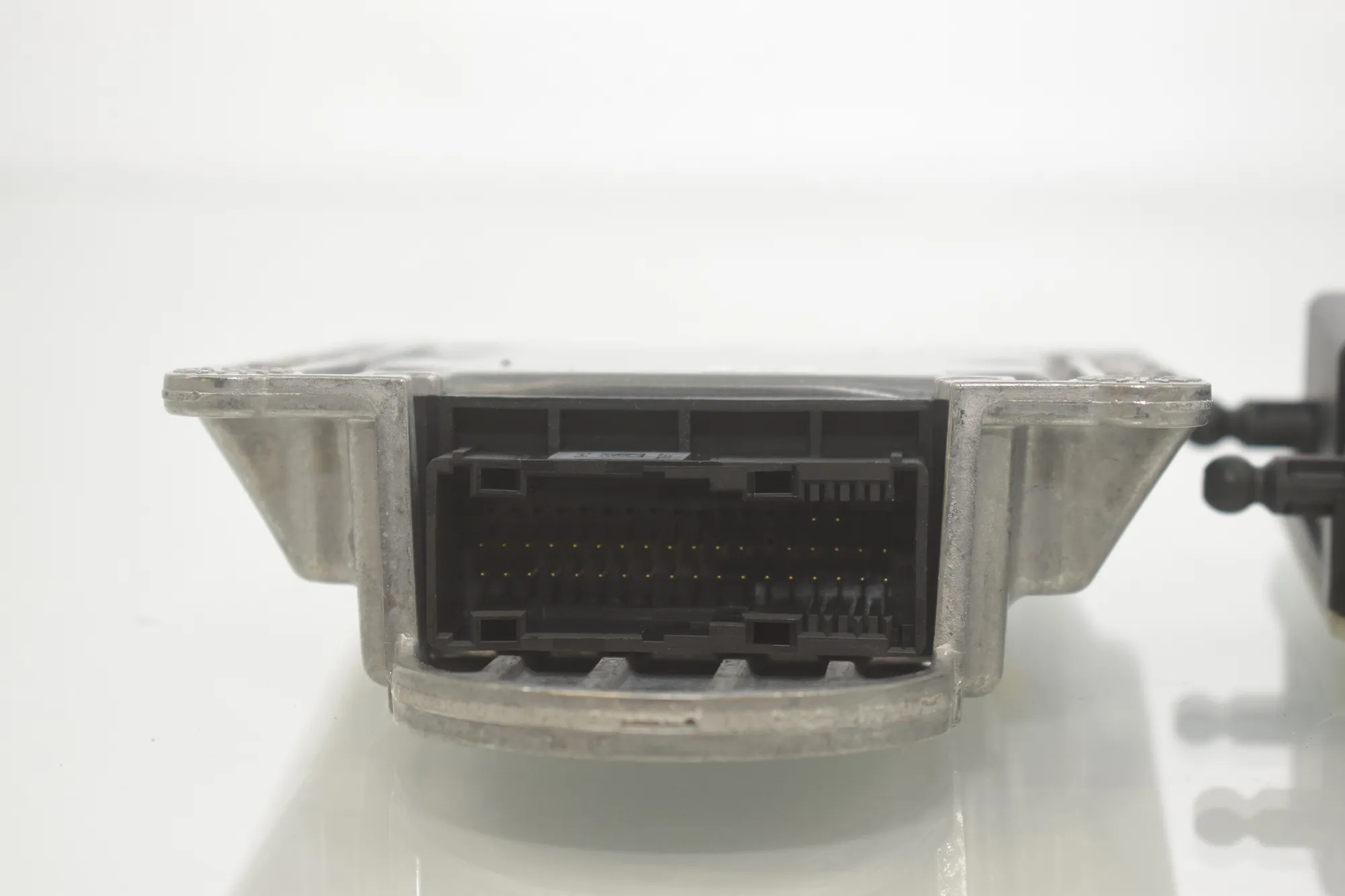 SRS Control Unit – OEM 6799887 · BMW 5 Touring (F11) 530 d xDrive 2011 – 5
