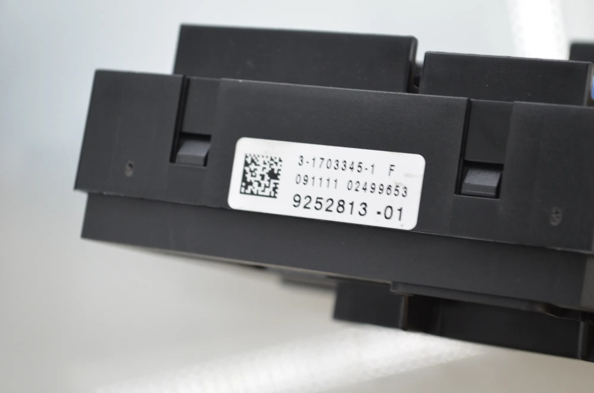 Fuse Box – OEM 9252813 · BMW 5 Touring (F11) 530 d xDrive 2011 – 5