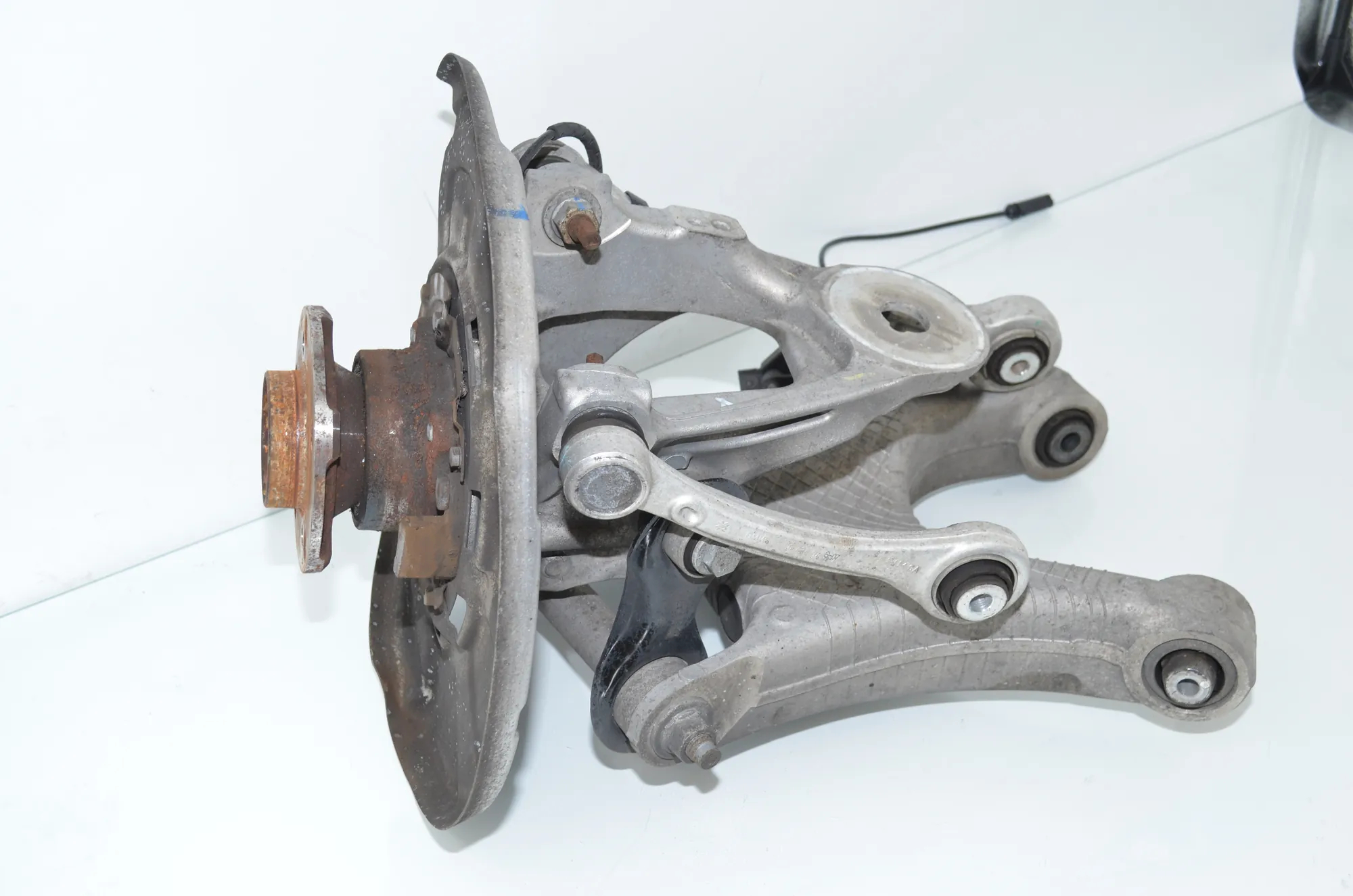 Rear Right Wheel Hub – OEM 6879102 · BMW X6 (F16, F86) M 2017 – 4