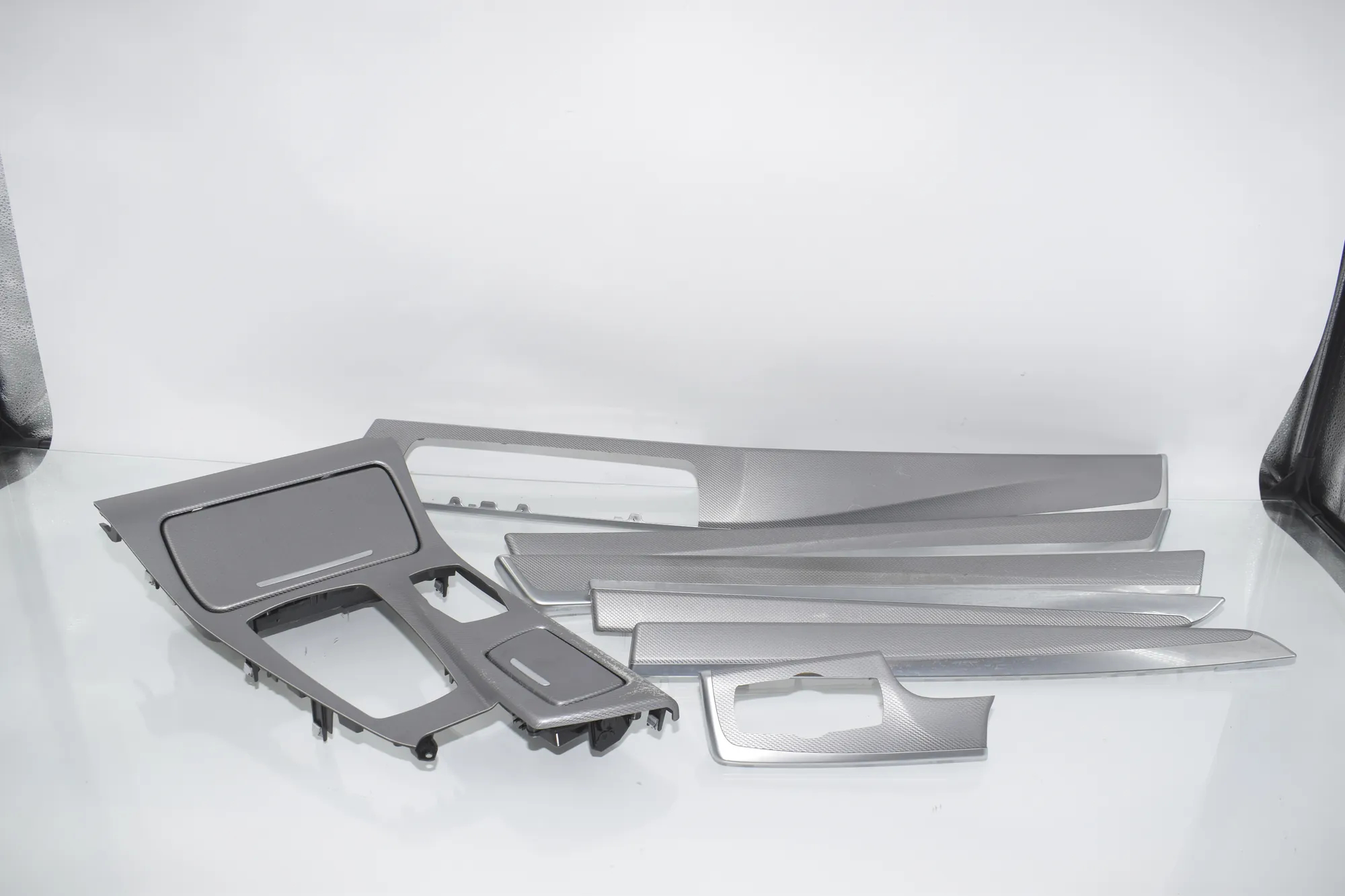Interior Trim Strips Kit – OEM 9256131 · BMW 5 Touring (F11) 530 d xDrive 2011 – 3