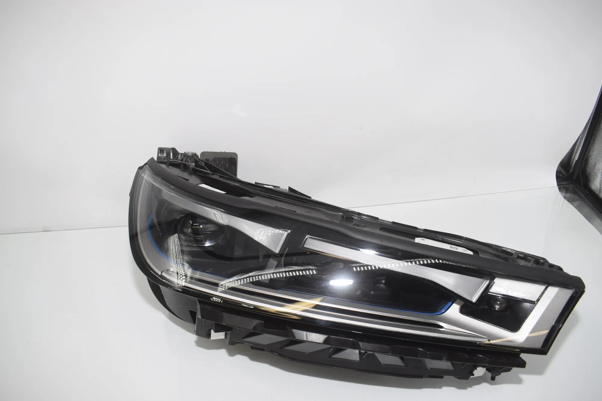 Front Right Headlight – OEM 5A3CEA2 · BMW iX (I20) BMW iX (I20) xDrive 40 2024 – 7