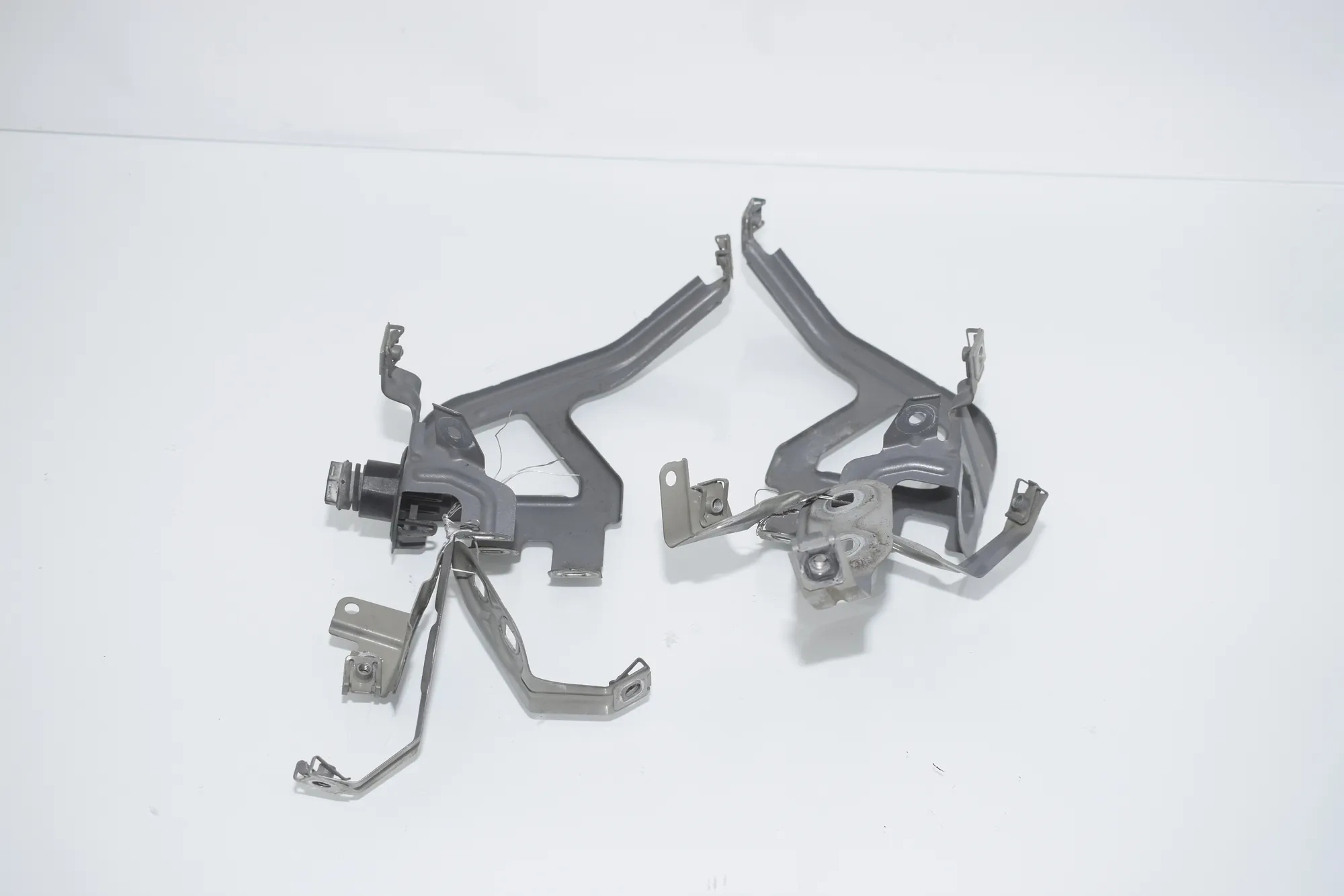 Front Right Fender Holder – OEM 7207209 · BMW 5 Touring (F11) 530 d xDrive 2011 – 3