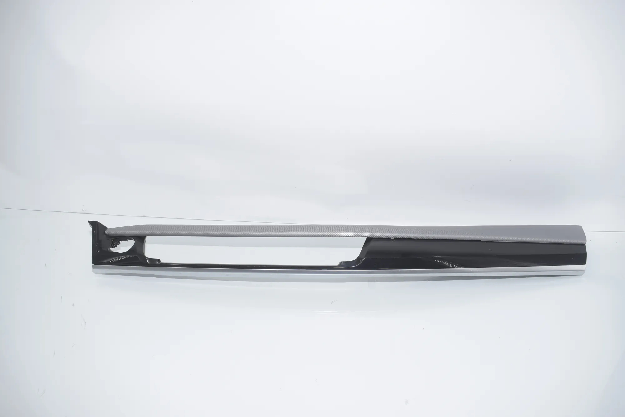 Dashboard Trim – OEM 8058568 · BMW X5 (F15, F85) BMW X5 (F15, F85) sDrive 25 d 2017