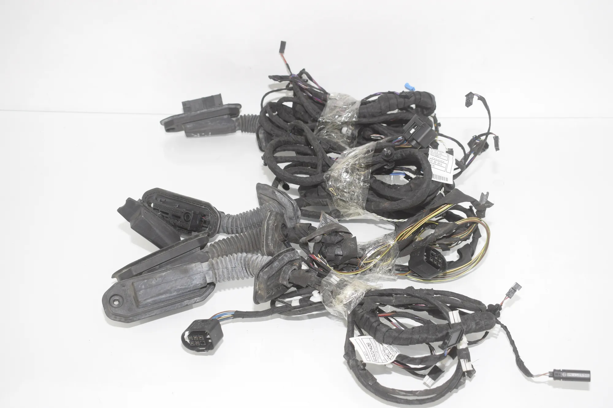 Front Left Door Wiring – OEM 9291064 · BMW 5 (F10) 530 d 2016 – 4
