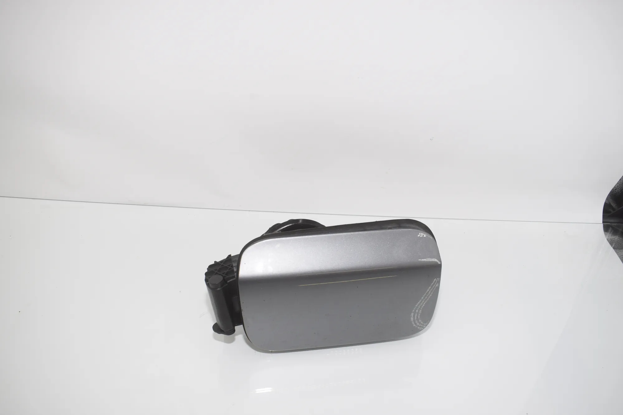 Fuel Tank Flap Cap – OEM 7204365 · BMW 5 (F10) 530 d 2016 – 2
