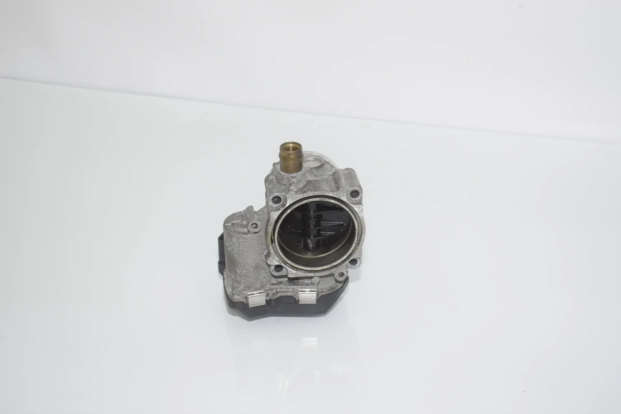 Throttle Body – OEM 7588625 · BMW 3 Touring (F31) 320 i 2012 – 4