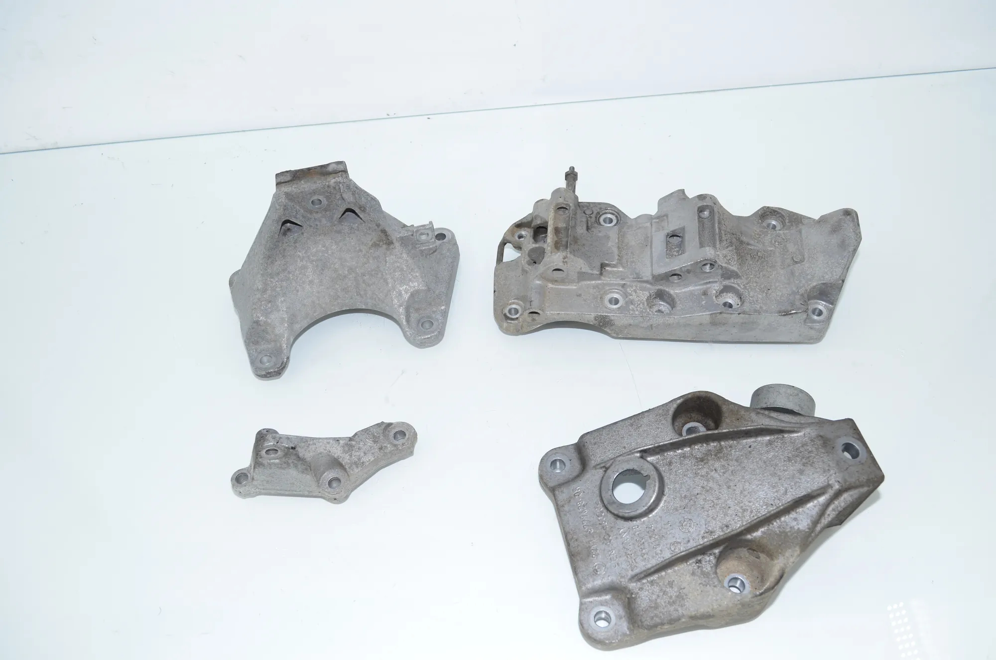 Left Side Engine Bracket – OEM 6777623 · BMW 5 (F10) 530 d 2016 – 2