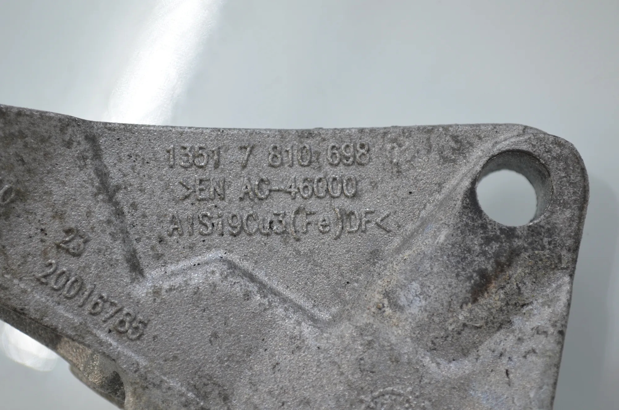 Left Side Engine Bracket – OEM 6777623 · BMW 5 (F10) 530 d 2016 – 5