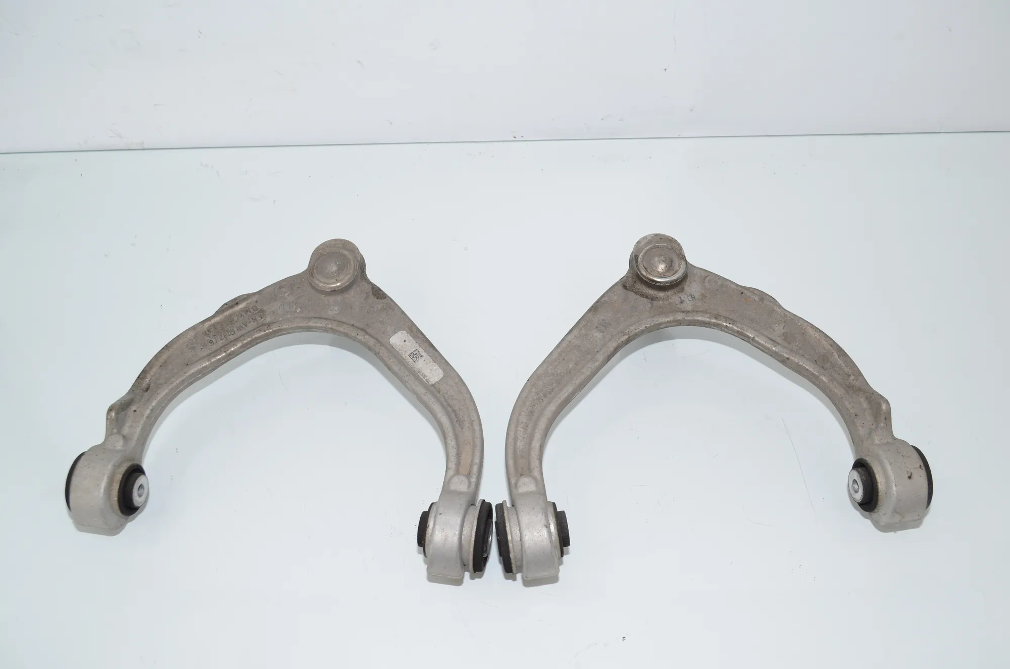 Front Left Upper Control Arm – OEM 6788981 · BMW X6 (F16, F86) M 2017 – 4