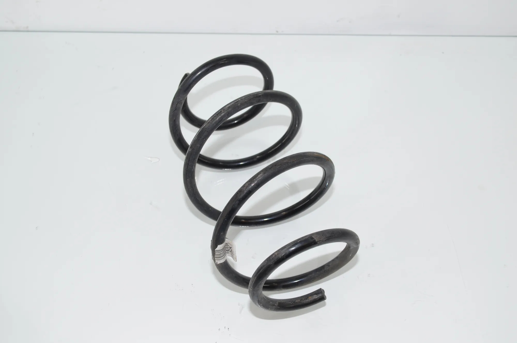 Front Right Coil Spring – OEM 6898618 · BMW 3 Touring (G21) BMW 3 Touring (G21) 320 d 2023 – 4
