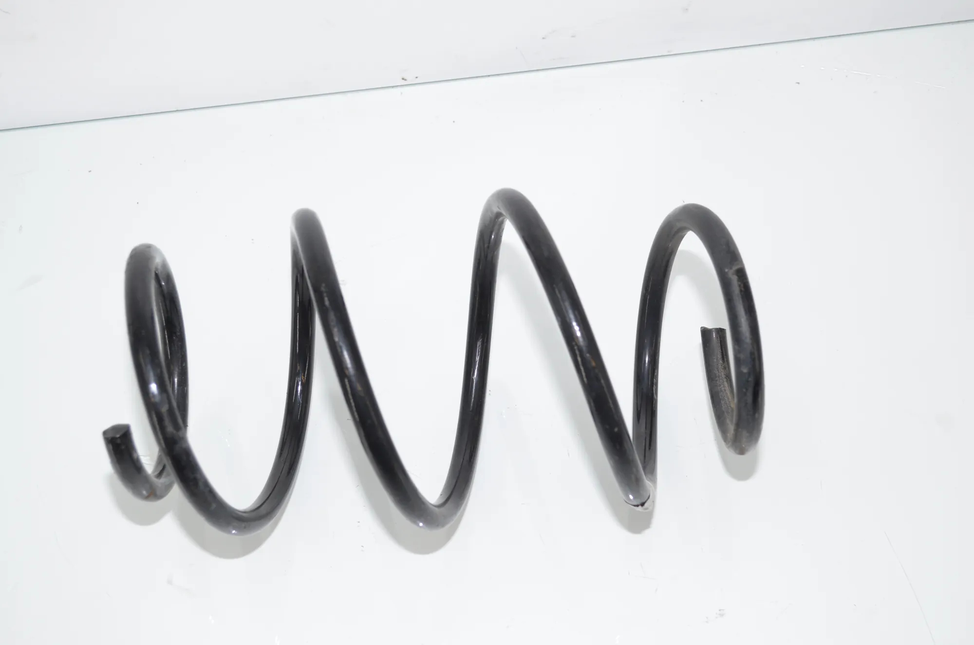 Front Left Coil Spring – OEM 6898618 · BMW 3 Touring (G21) BMW 3 Touring (G21) 320 d 2023 – 2