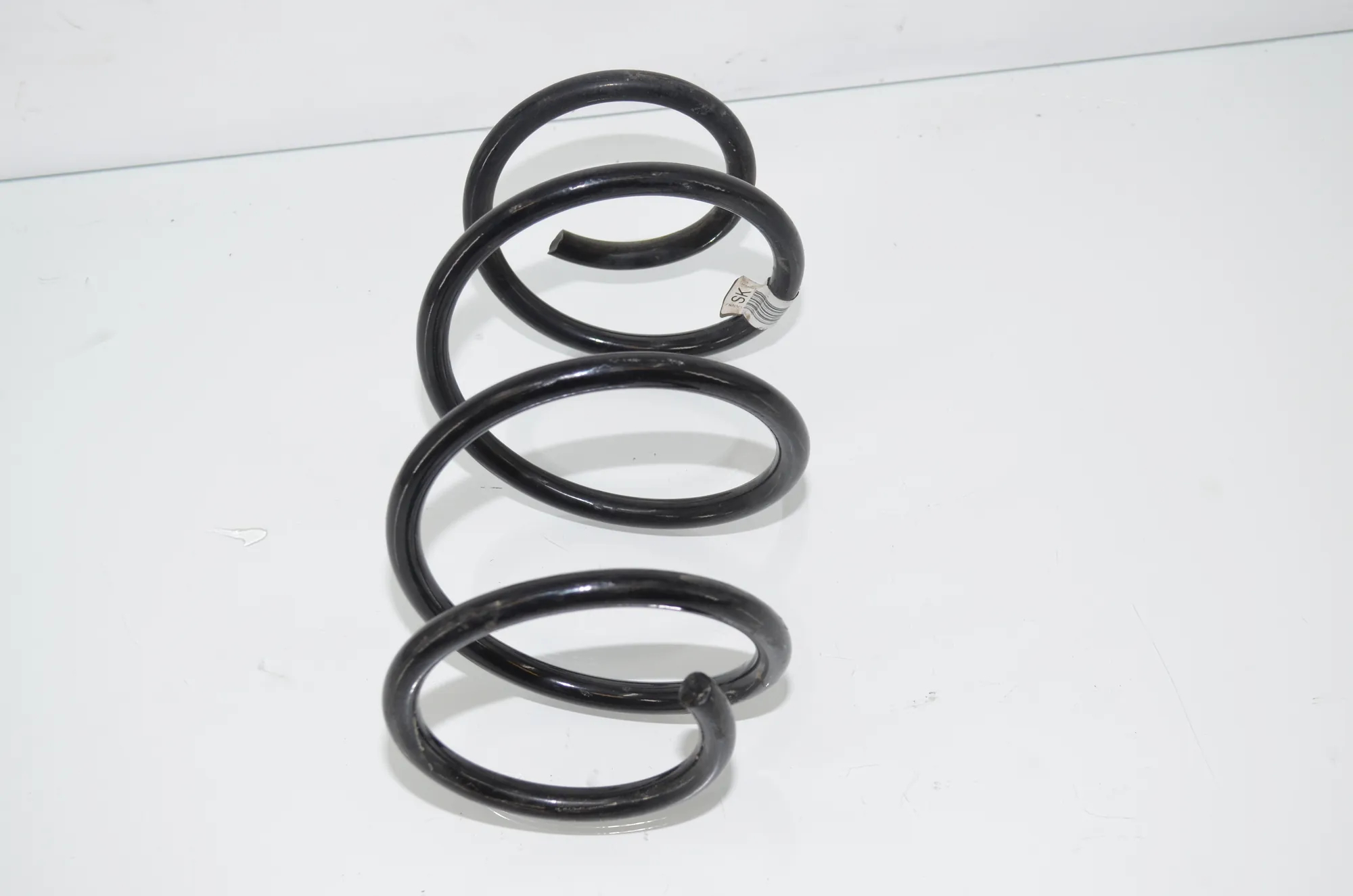 Front Left Coil Spring – OEM 6898618 · BMW 3 Touring (G21) BMW 3 Touring (G21) 320 d 2023