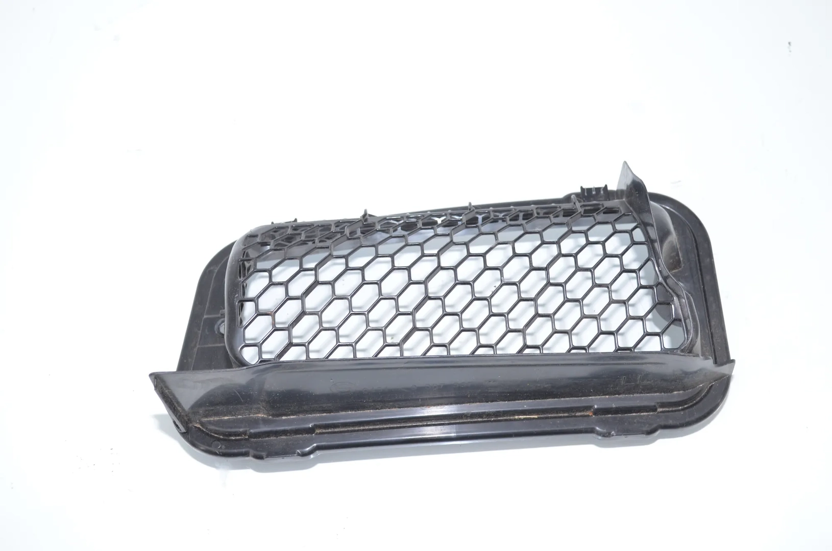 Cabin Air Intake Grille – OEM 9387357 · BMW 3 3 Touring (G21) (2019 -) 320 d (2019 -, 2.0 L, 140 kW) 2023 – 2