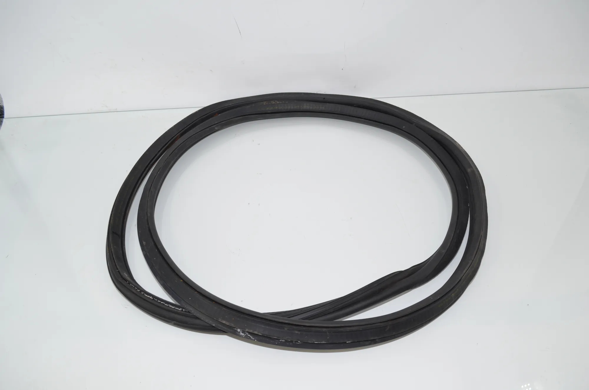 Tailgate Rubber Seal – OEM 7453389 · BMW 3 Touring (G21) BMW 3 Touring (G21) 320 d 2023 – 2