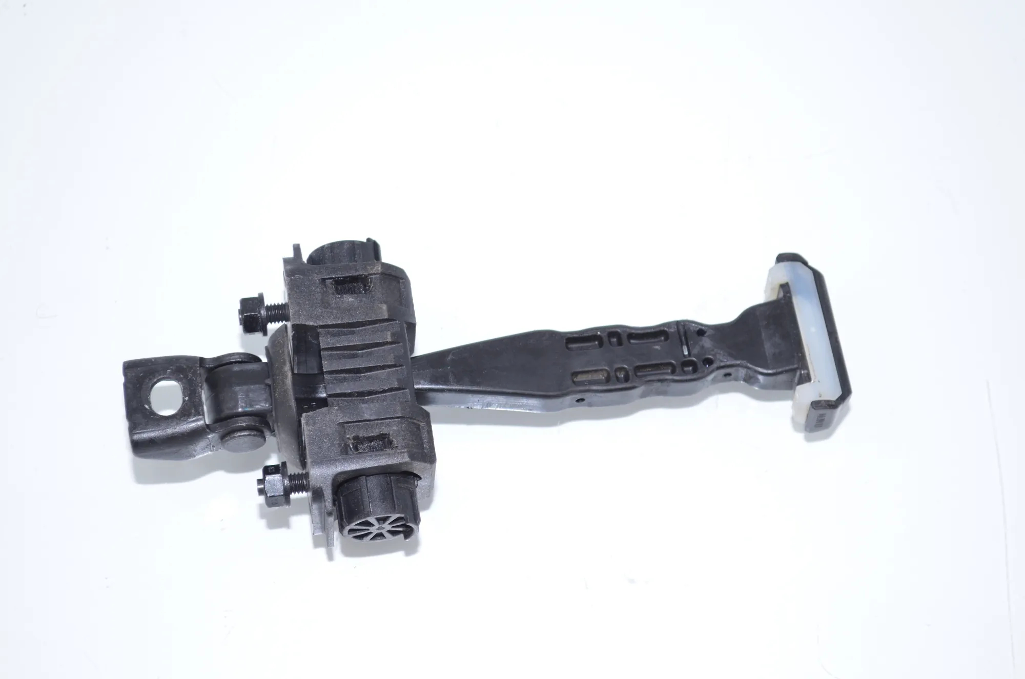 Rear Right Door Limiter – OEM 9883850 · BMW iX1 (U11 BEV) BMW iX1 (U11 BEV) iX1 eDrive 20 2024 – 3