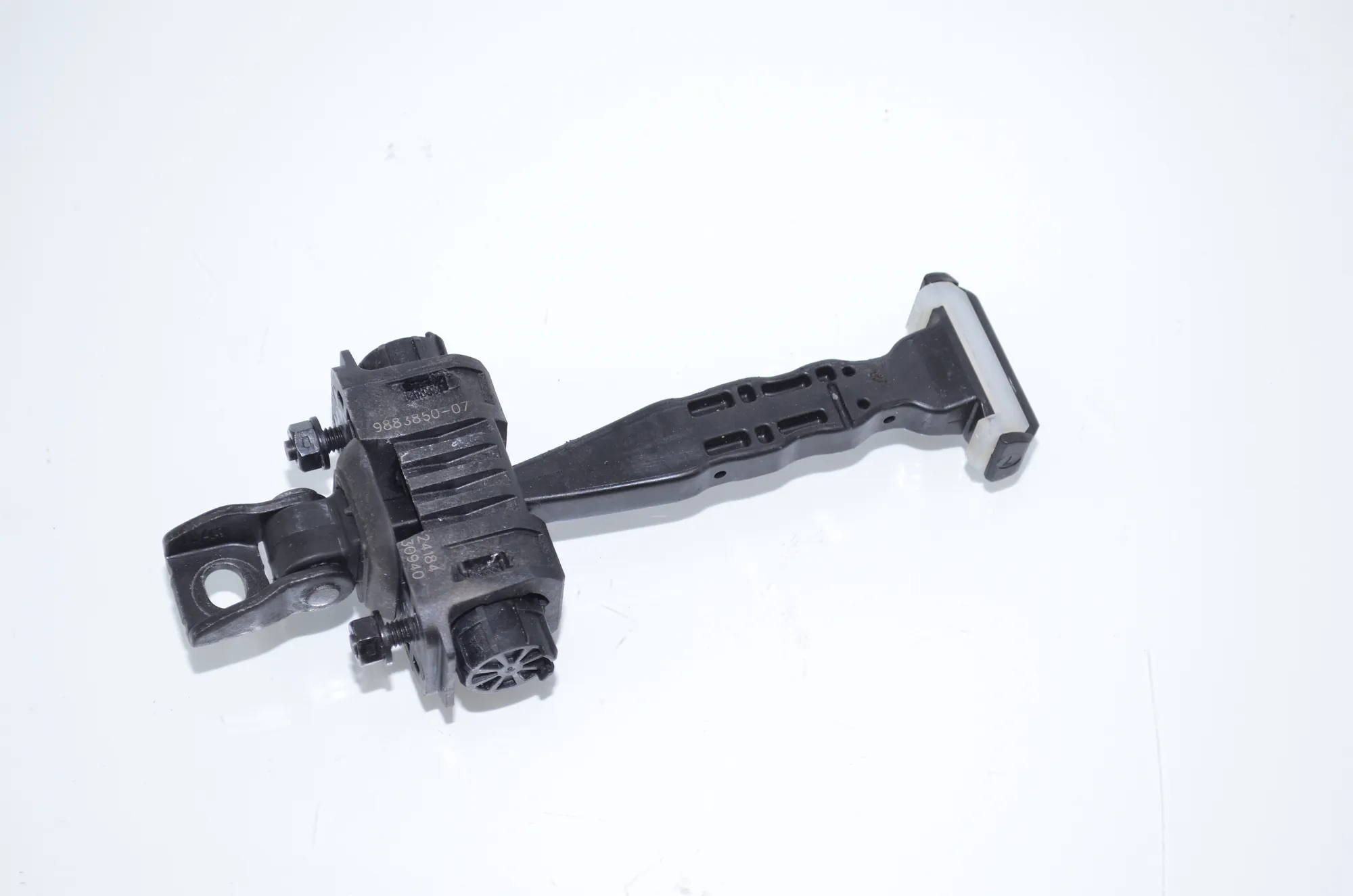 Rear Right Door Limiter – OEM 9883850 · BMW iX1 (U11 BEV) BMW iX1 (U11 BEV) iX1 eDrive 20 2024 – 2