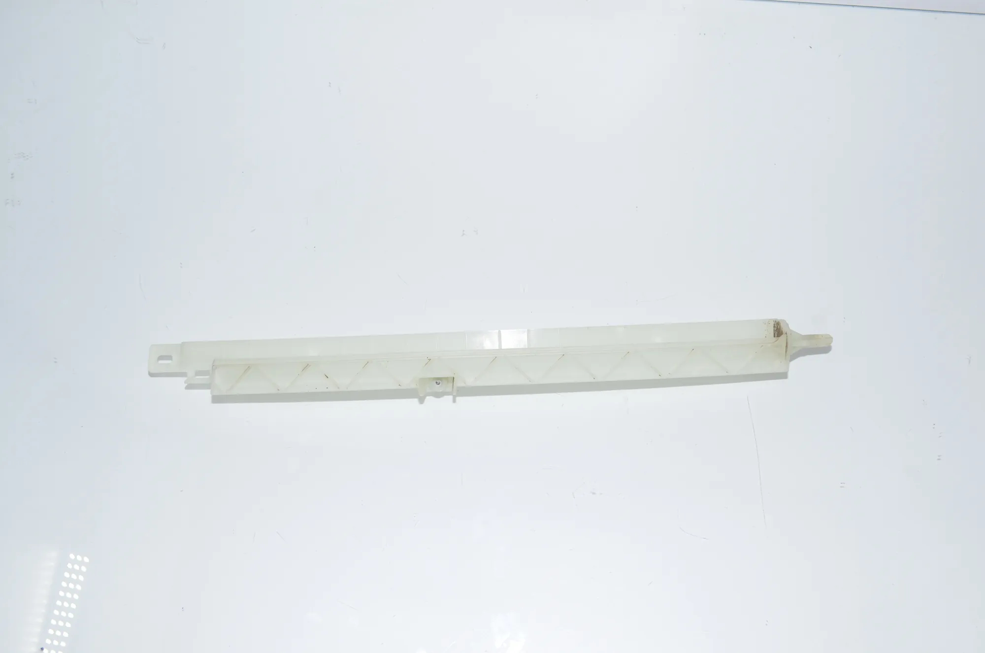Bracket – OEM 9451608 · BMW iX1 (U11 BEV) BMW iX1 (U11 BEV) iX1 eDrive 20 2024 – 2