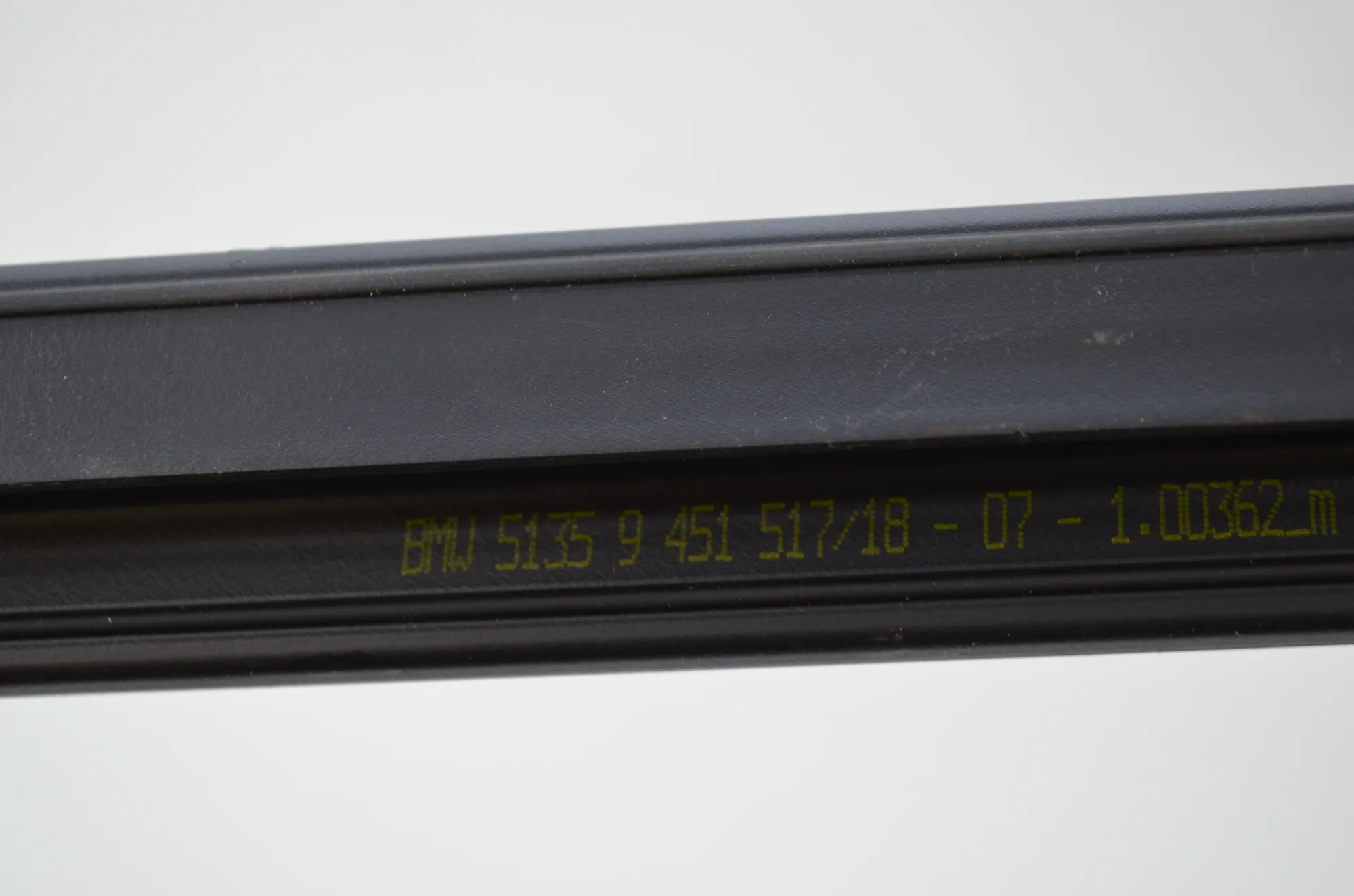 Rear Left Door Window Strip – OEM 9451517 · BMW iX1 (U11 BEV) BMW iX1 (U11 BEV) iX1 eDrive 20 2024 – 5
