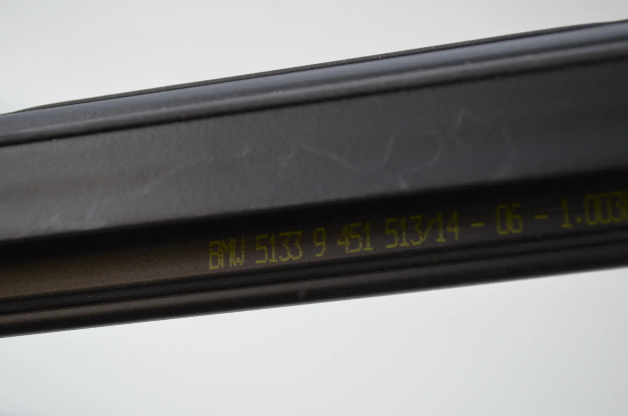 Rear Left Door Window Strip – OEM 9451517 · BMW iX1 (U11 BEV) BMW iX1 (U11 BEV) iX1 eDrive 20 2024 – 6