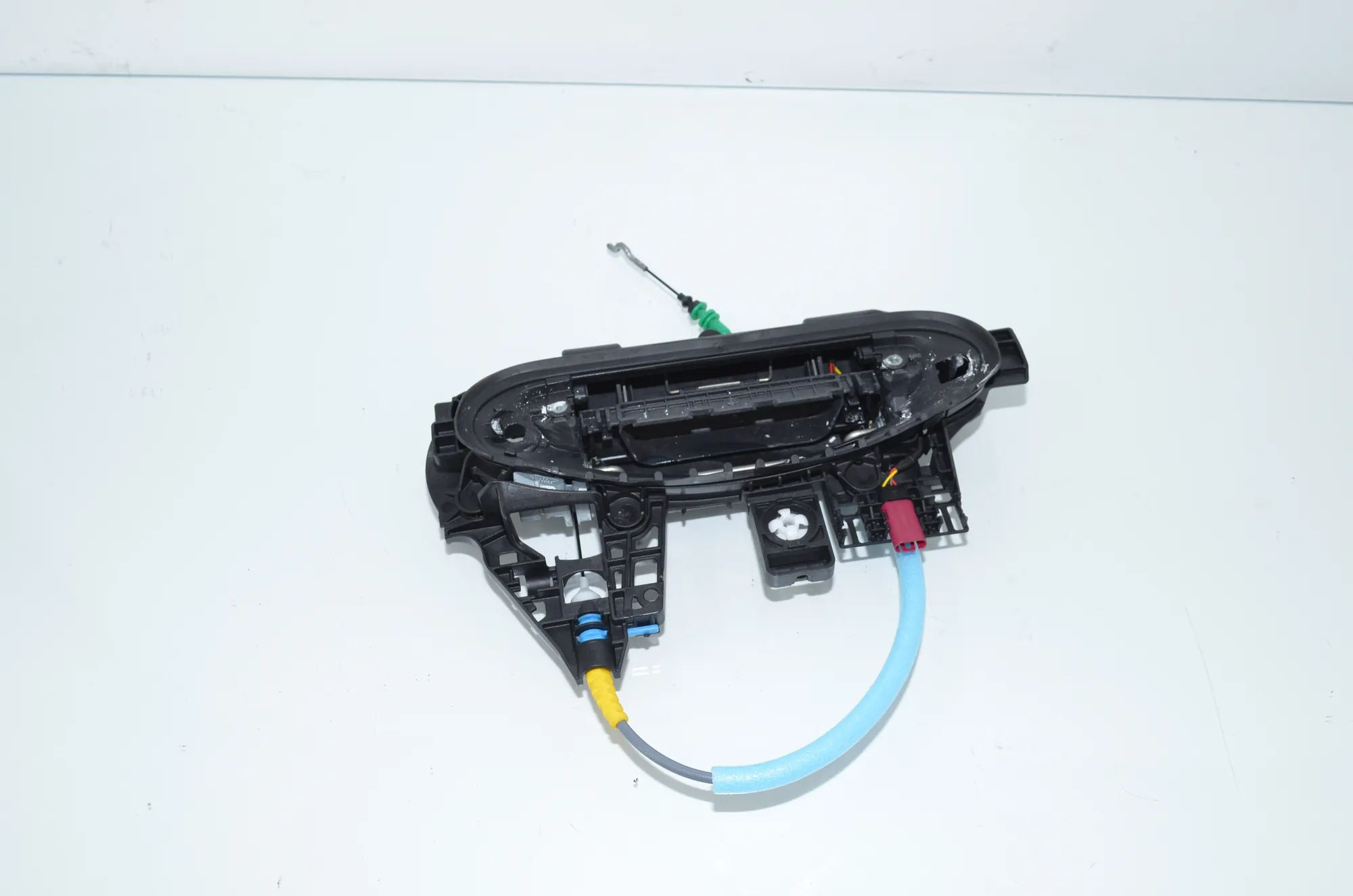 Front Right Door Interior Handle Frame – OEM 5A68ED4 · BMW iX1 (U11 BEV) BMW iX1 (U11 BEV) iX1 eDrive 20 2024 – 2