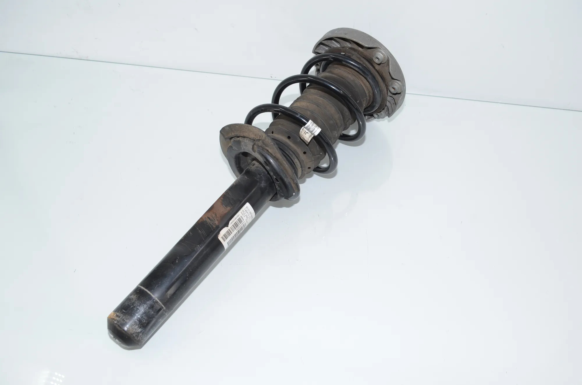 Front Right Shock Absorber – OEM 6874460 · BMW 2 Active Tourer (F45) BMW 2 Active Tourer (F45) 216 d 2016 – 2