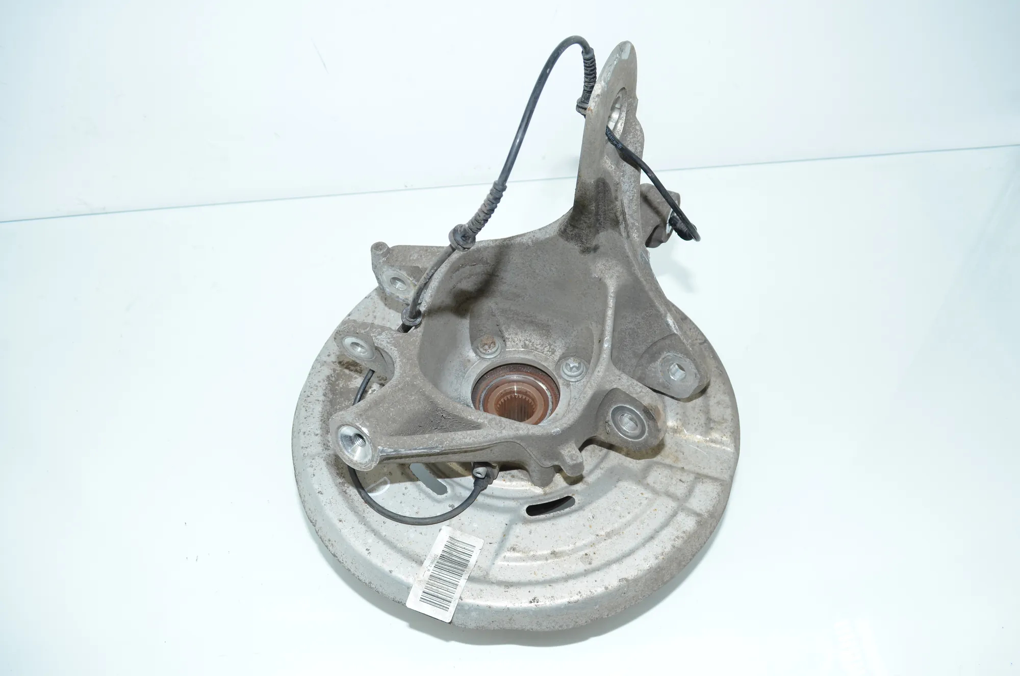 Rear Right Wheel Hub – OEM 6796100 · BMW 5 Touring (F11) 530 d xDrive 2011 – 4