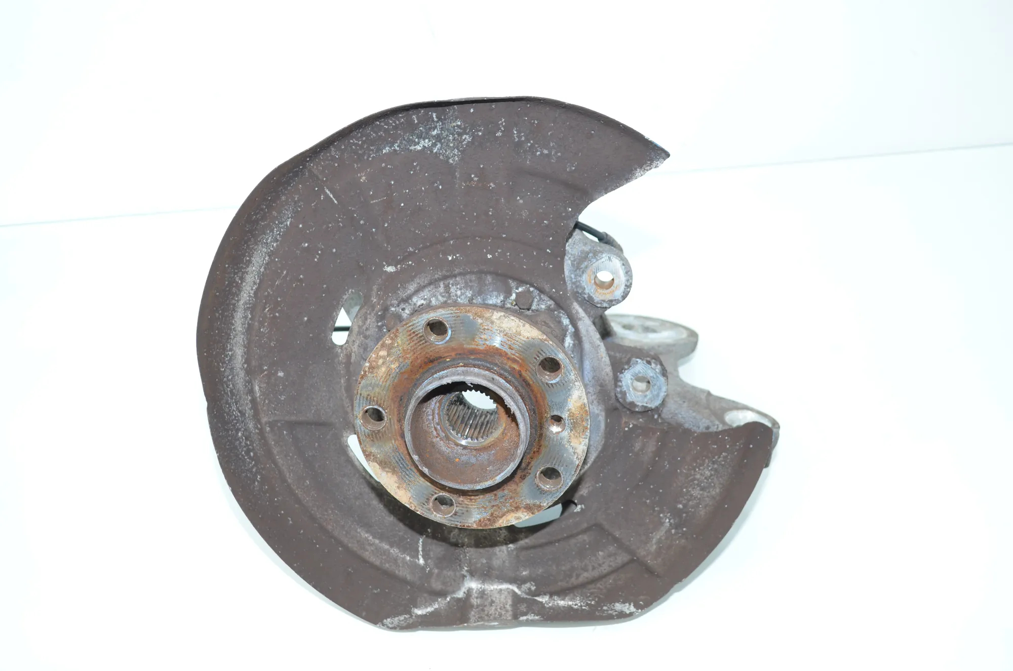 Rear Left Wheel Hub Spindle – OEM 6796099 · BMW 5 Touring (F11) 530 d xDrive 2011