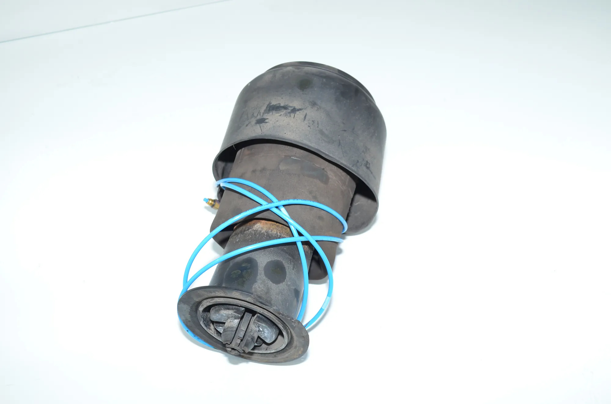 Rear Right Air Suspension Spring Bag – OEM 6784379 · BMW 5 Touring (F11) 530 d xDrive 2011 – 4