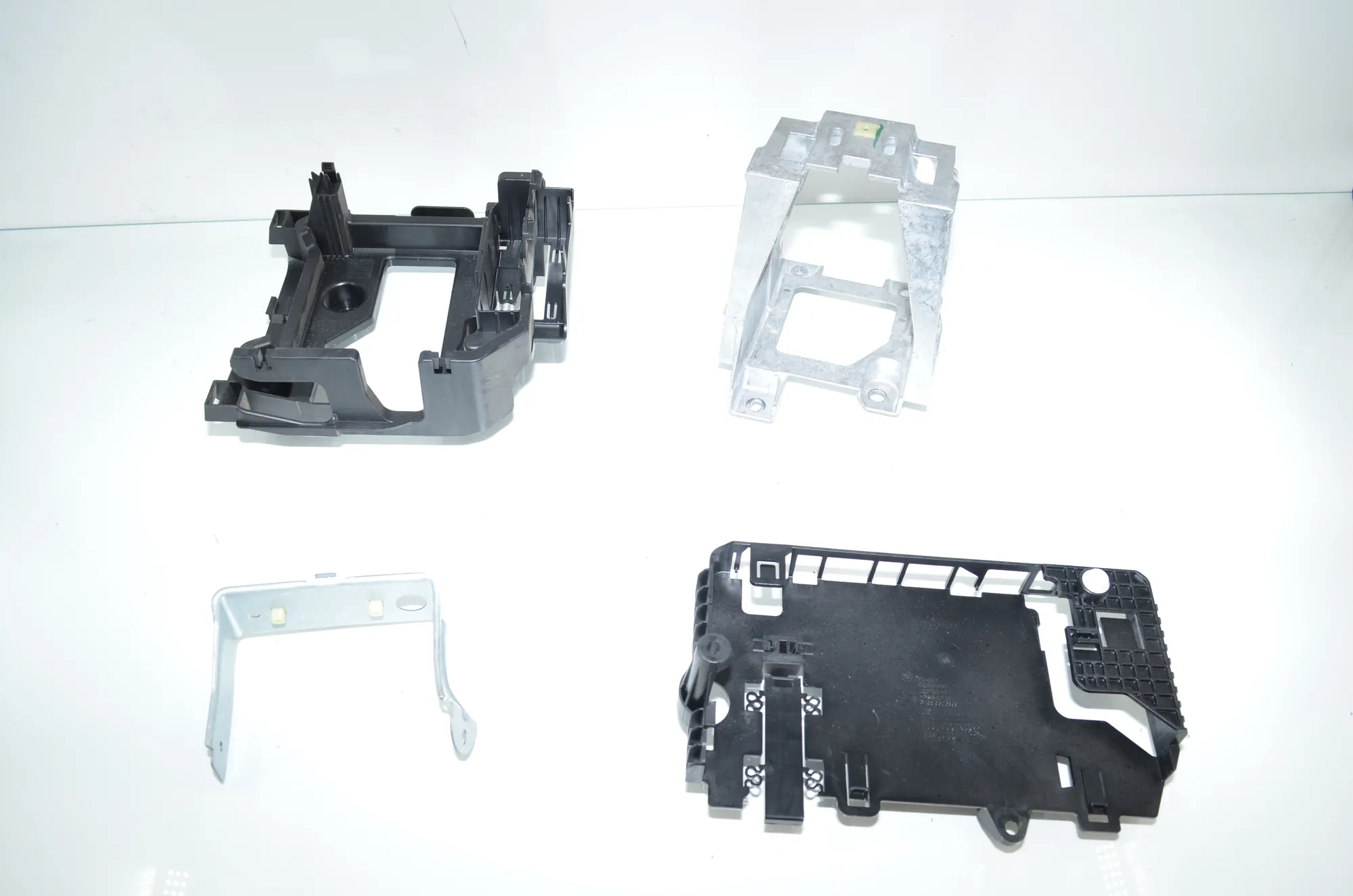 Other Body Parts – OEM 9306899 · BMW X1 (F48) xDrive 18 d 2017 – 2