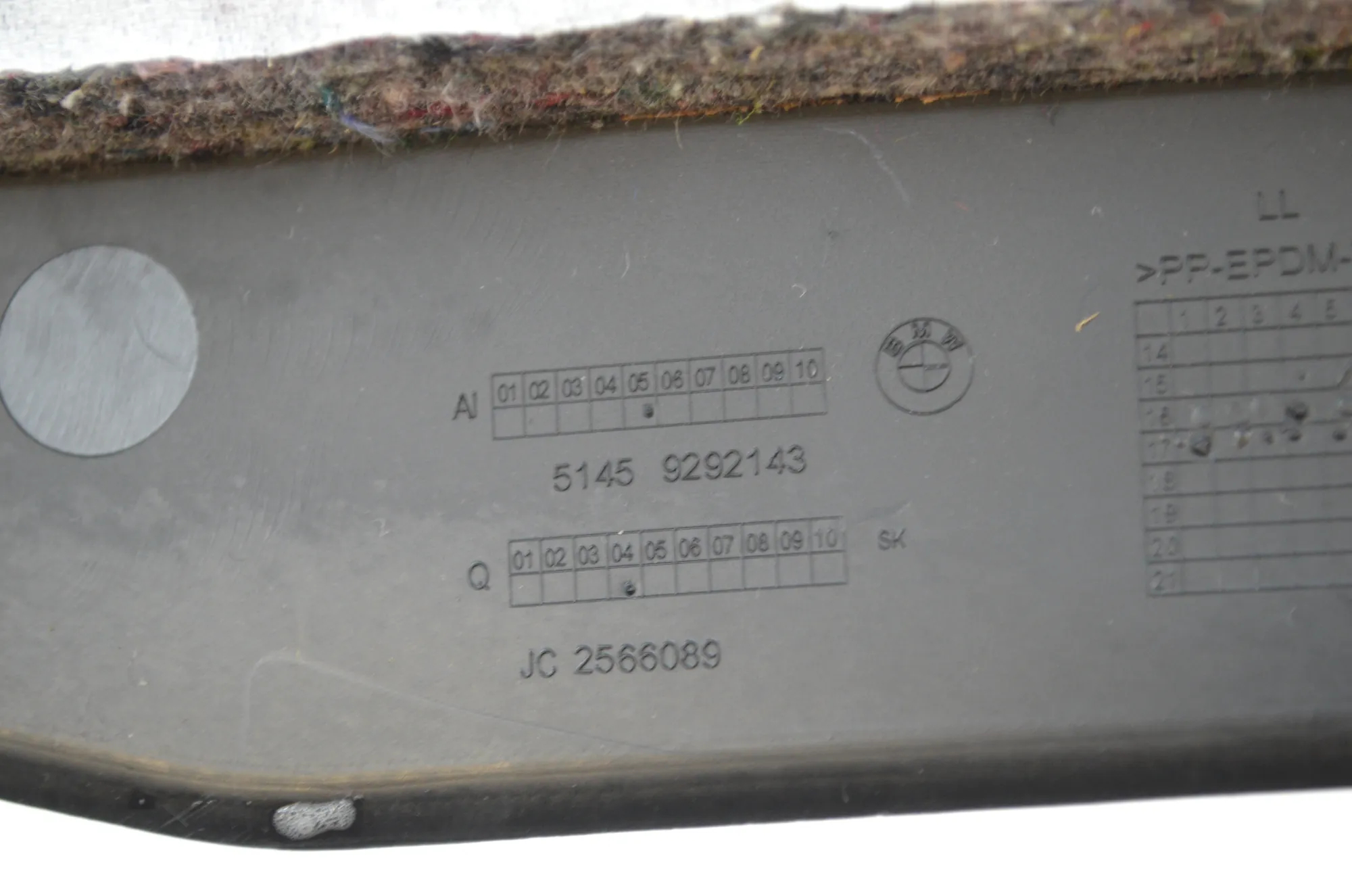 Dashboard Lower Trim – OEM 9292144 · BMW X1 (F48) xDrive 18 d 2017 – 6