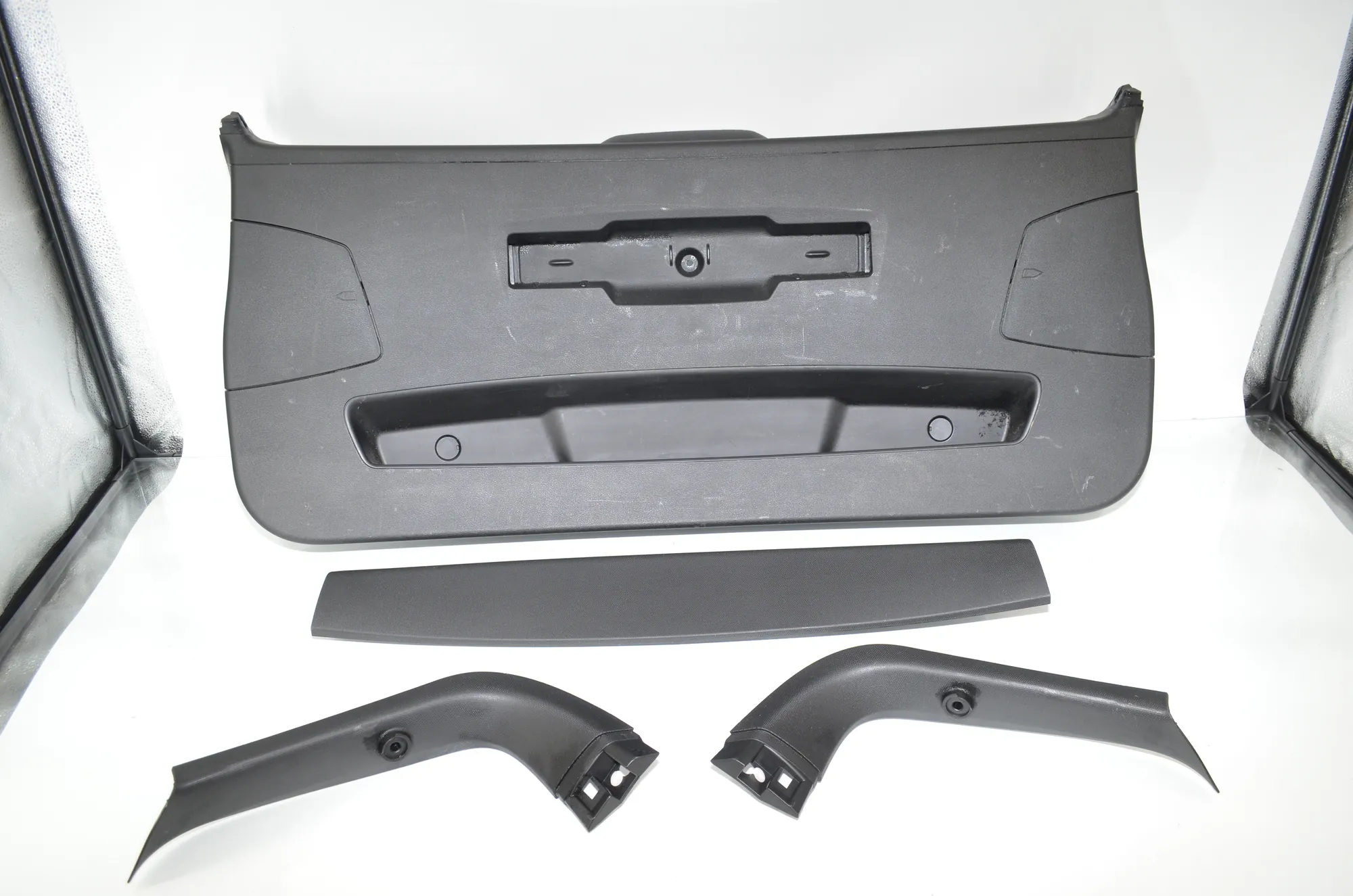 Tailgate Bootlid Cover Trim – OEM 7350845 · BMW X1 (F48) xDrive 18 d 2017