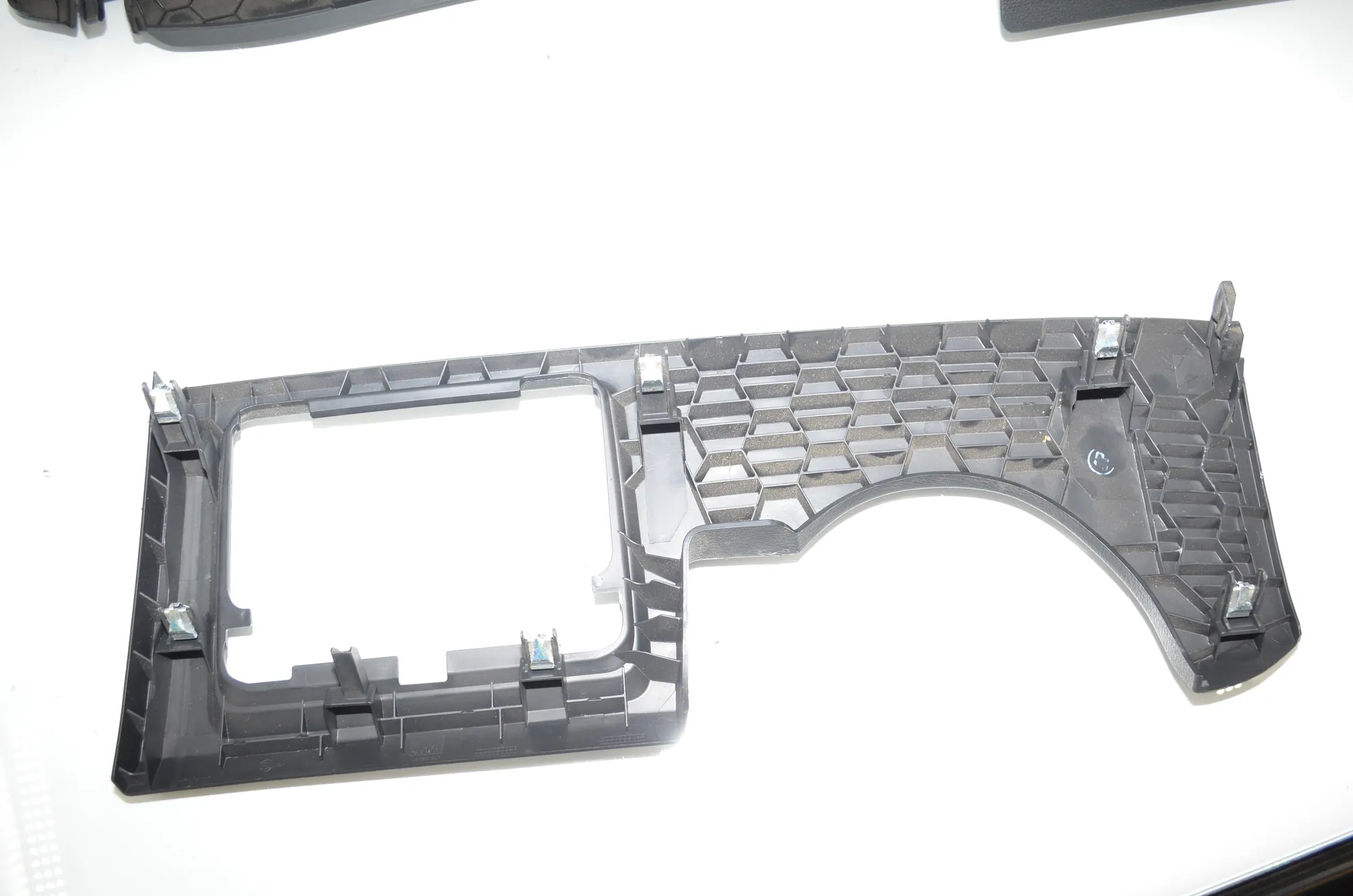 Dashboard Lower Trim – OEM 9292147 · BMW X1 (F48) xDrive 18 d 2017 – 10