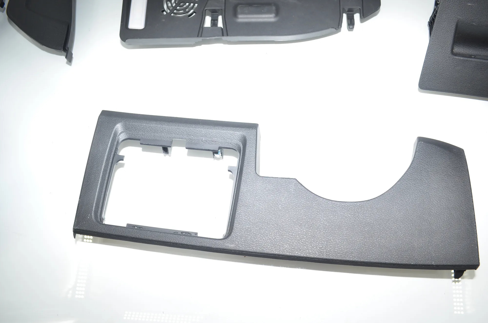 Dashboard Lower Trim – OEM 9292147 · BMW X1 (F48) xDrive 18 d 2017 – 5